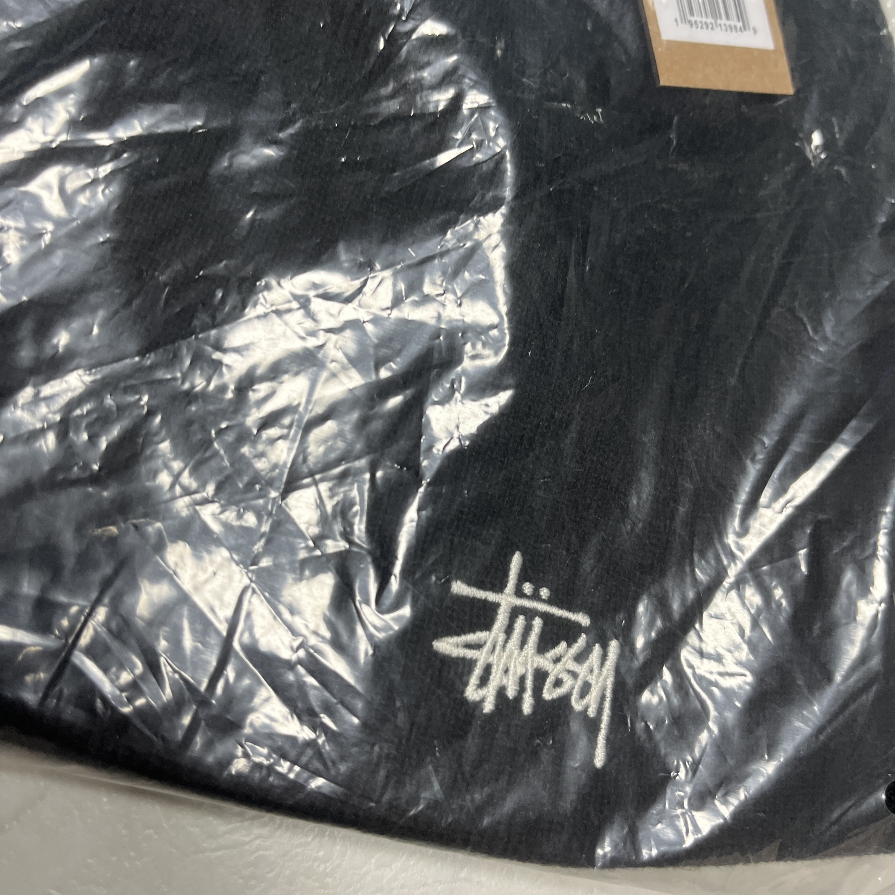 Stussy Basic Skullcap Beanie Black 착용 스타일