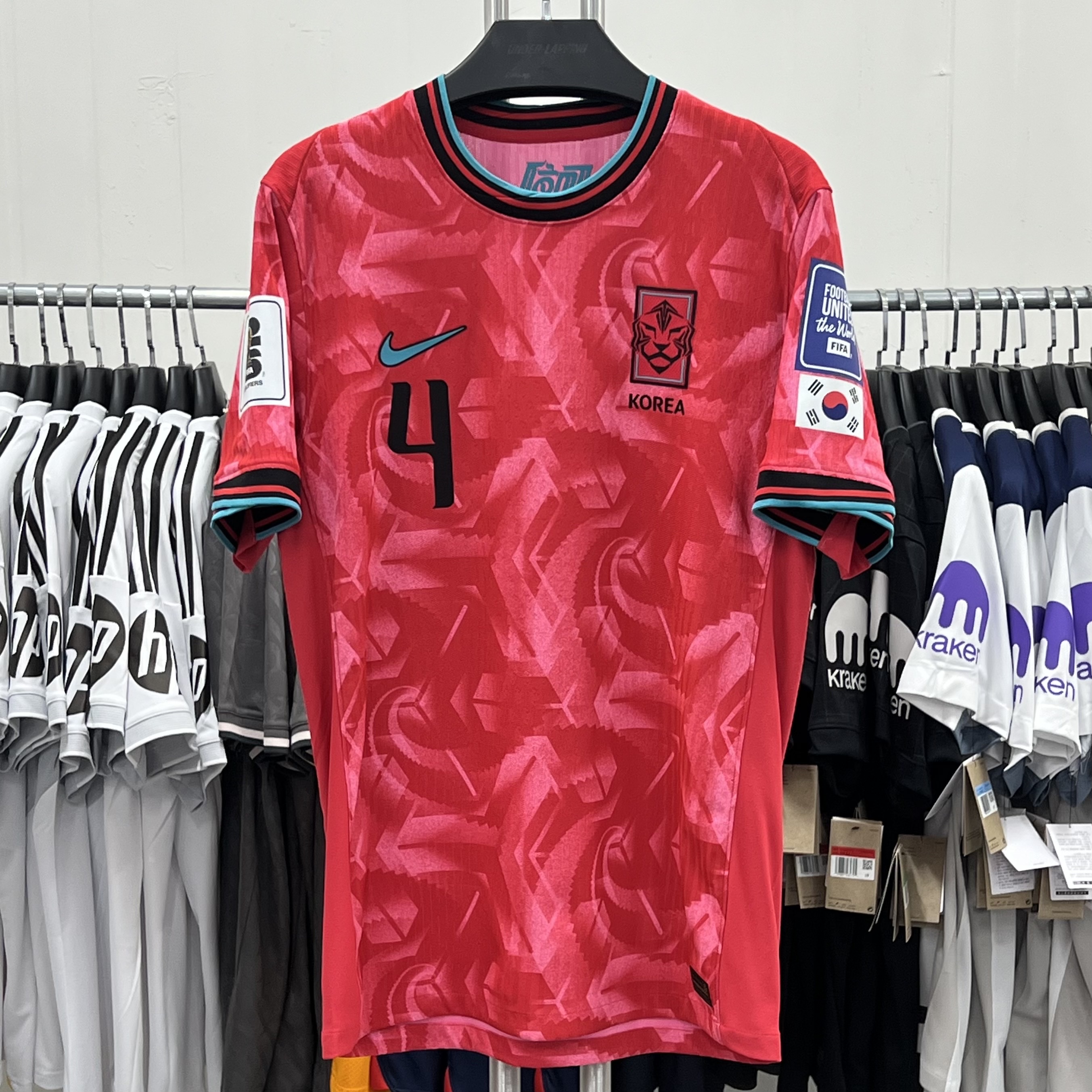 Nike Korea 2023/24 Dri-Fit Stadium Home Replica Jersey Black Global Red - Asia (Non Marking Ver.), Nike Korea 2024 Dri-Fit ADV Match Home Authentic Jersey Global Red - Asia (Non Marking Ver.) 착용 스타일 - 2