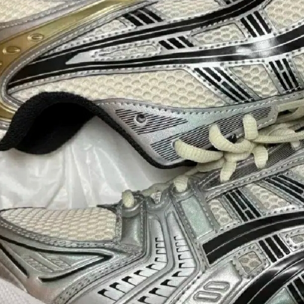 Asics Gel-Kayano 14 Birch Pure Silver 착용 스타일
