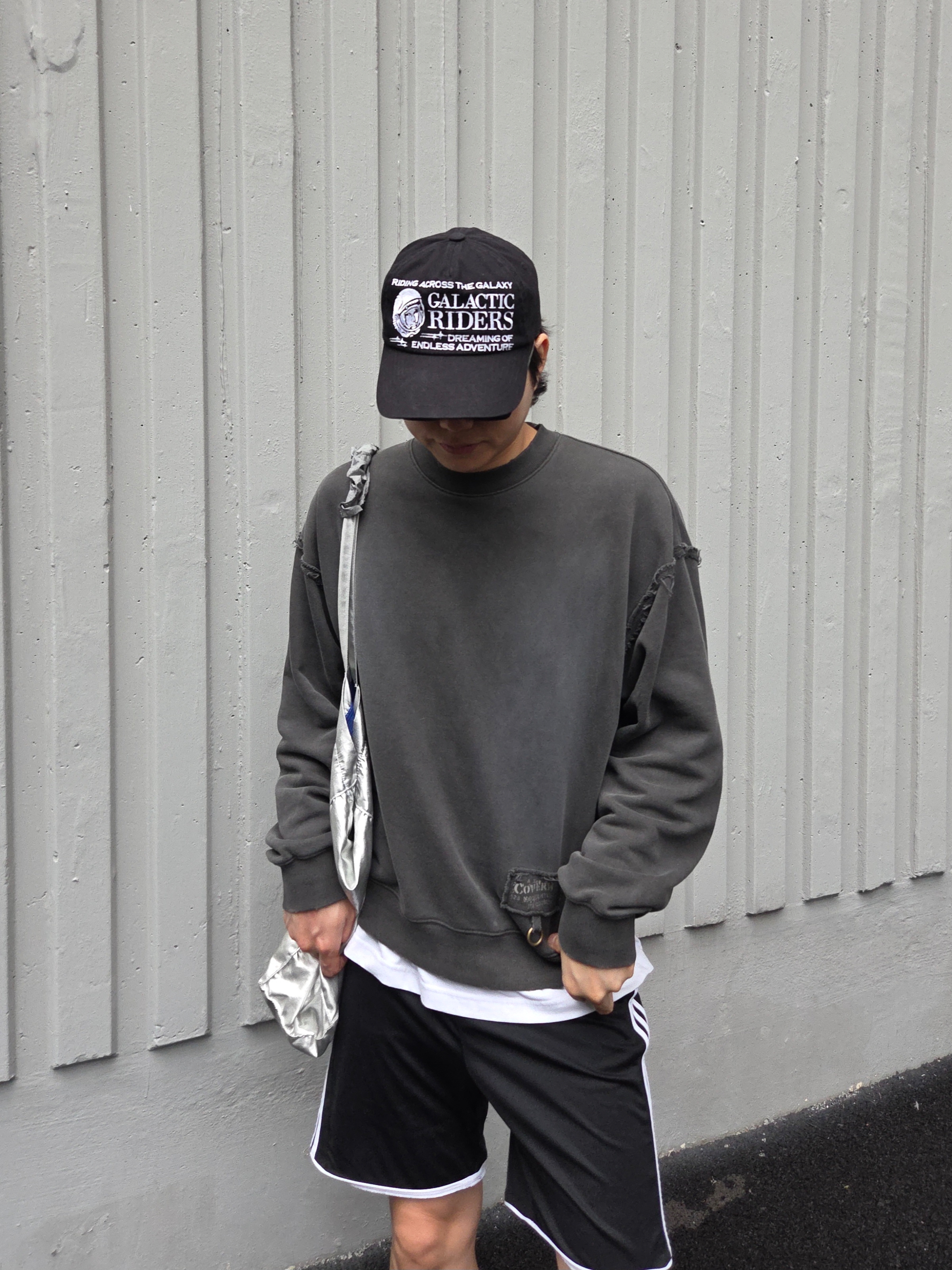 Covernat X Undermycar Destroyed Patch Sweatshirt Charcoal, Nike x Ambush Air Force 1 Low SP Black 착용 스타일 - 4