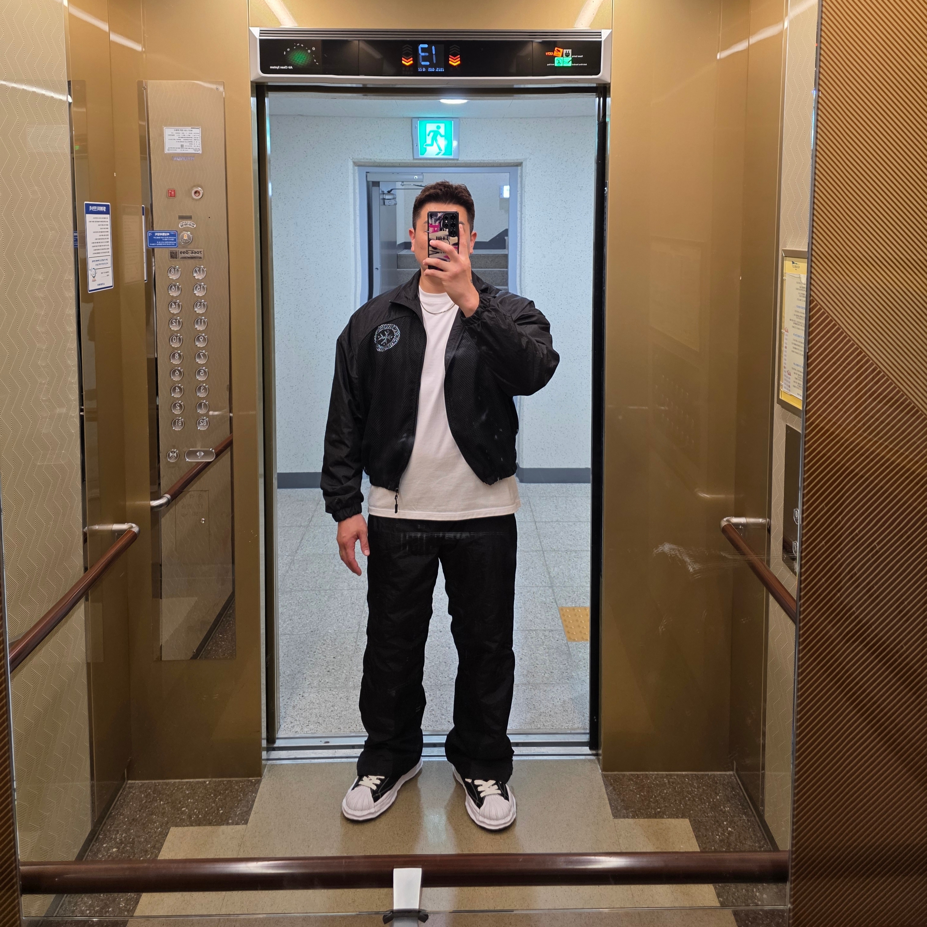 Punch Drunk Parties GhostMark Wind Jacket BLACK, Punch Drunk Parties GhostMark 2-Way Wind Pants BLACK 착용 스타일