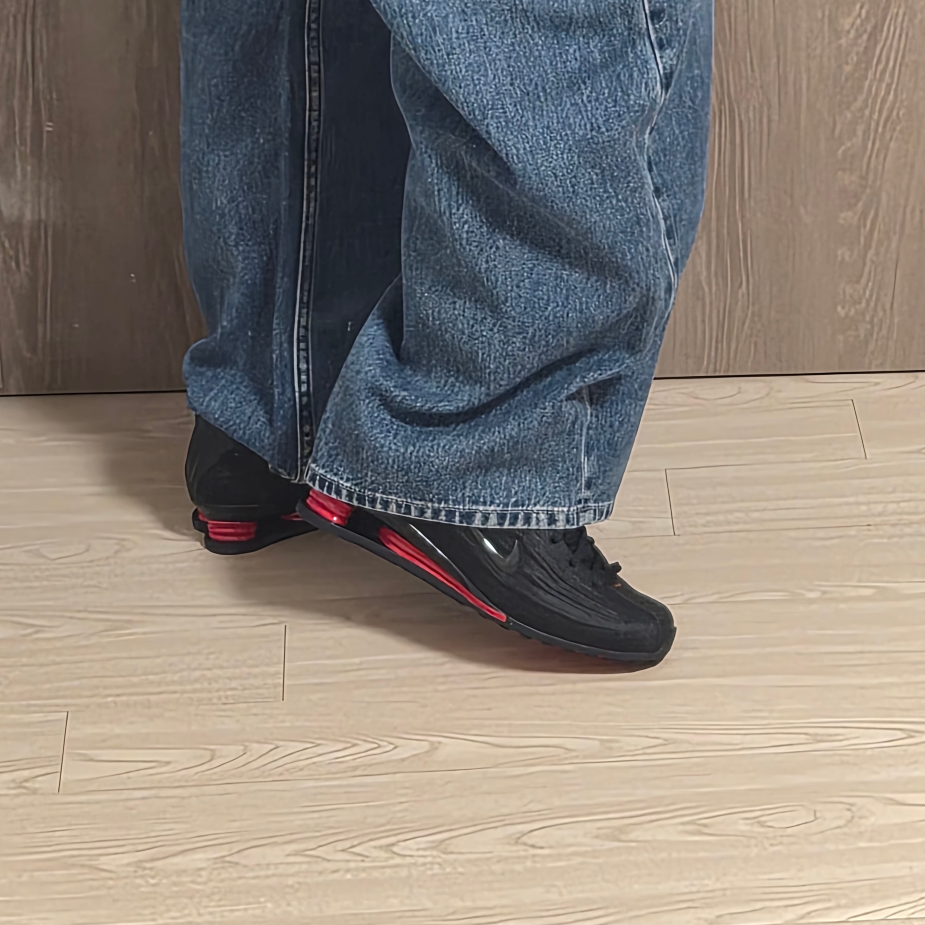 (W) Nike Shox Z Black University Red 착용 스타일 - 3