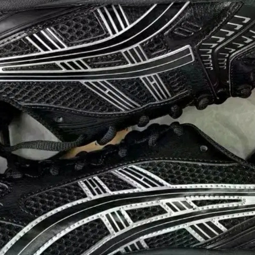 Asics Gel-Kayano 14 Black Pure Silver 착용 스타일