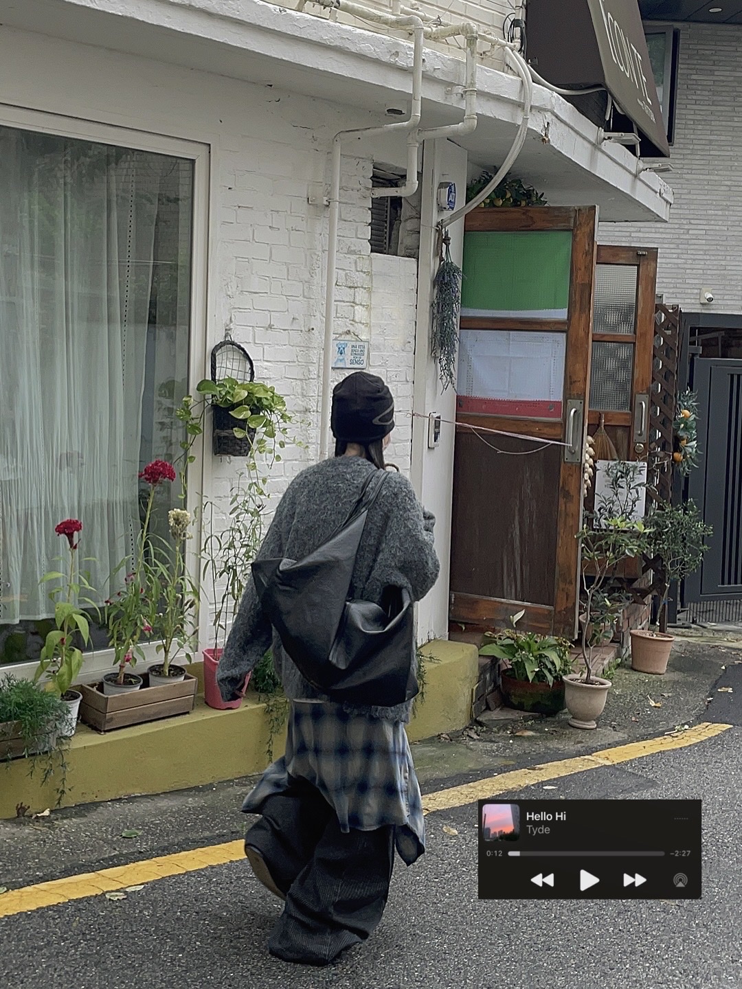 Mischief Wide Rhombus Beanie Black, (W) Clarks Desert Trek Black Suede 착용 스타일 - 1
