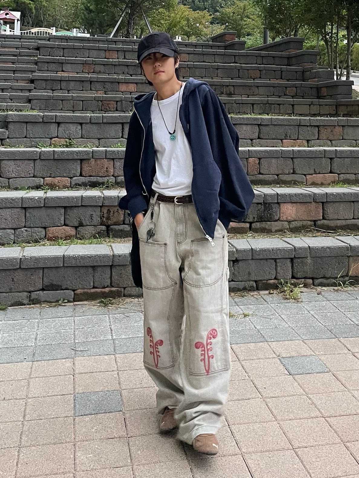 Karactor Ptery Double Knee Pants Light gray, Karactor Garment Dyed Hooded Zip-Up Pigment Navy 착용 스타일 - 1