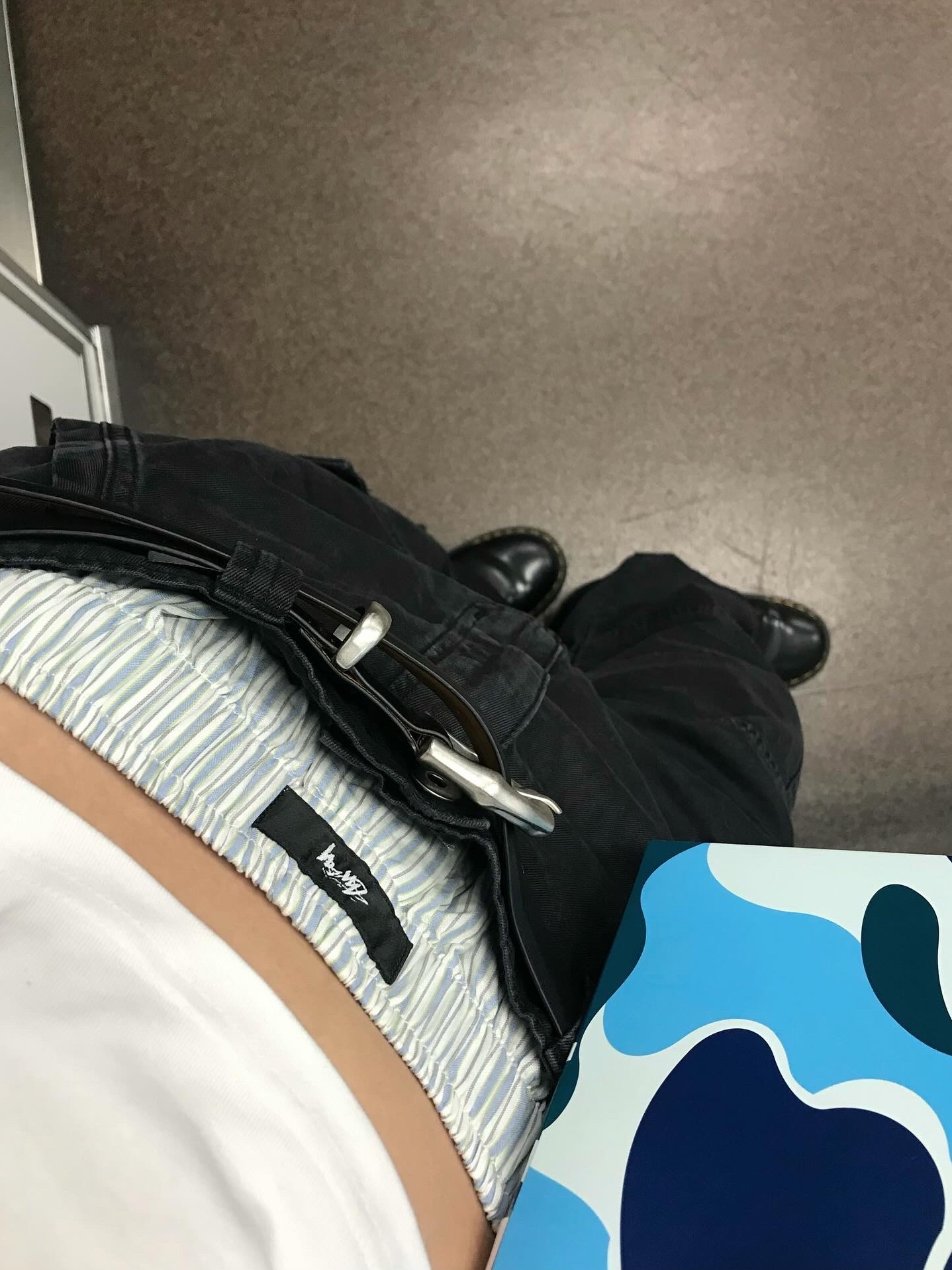 Stussy Boxer Shorts Multi (3 Pack), Stussy Bamboo Buckle Belt Black 착용 스타일