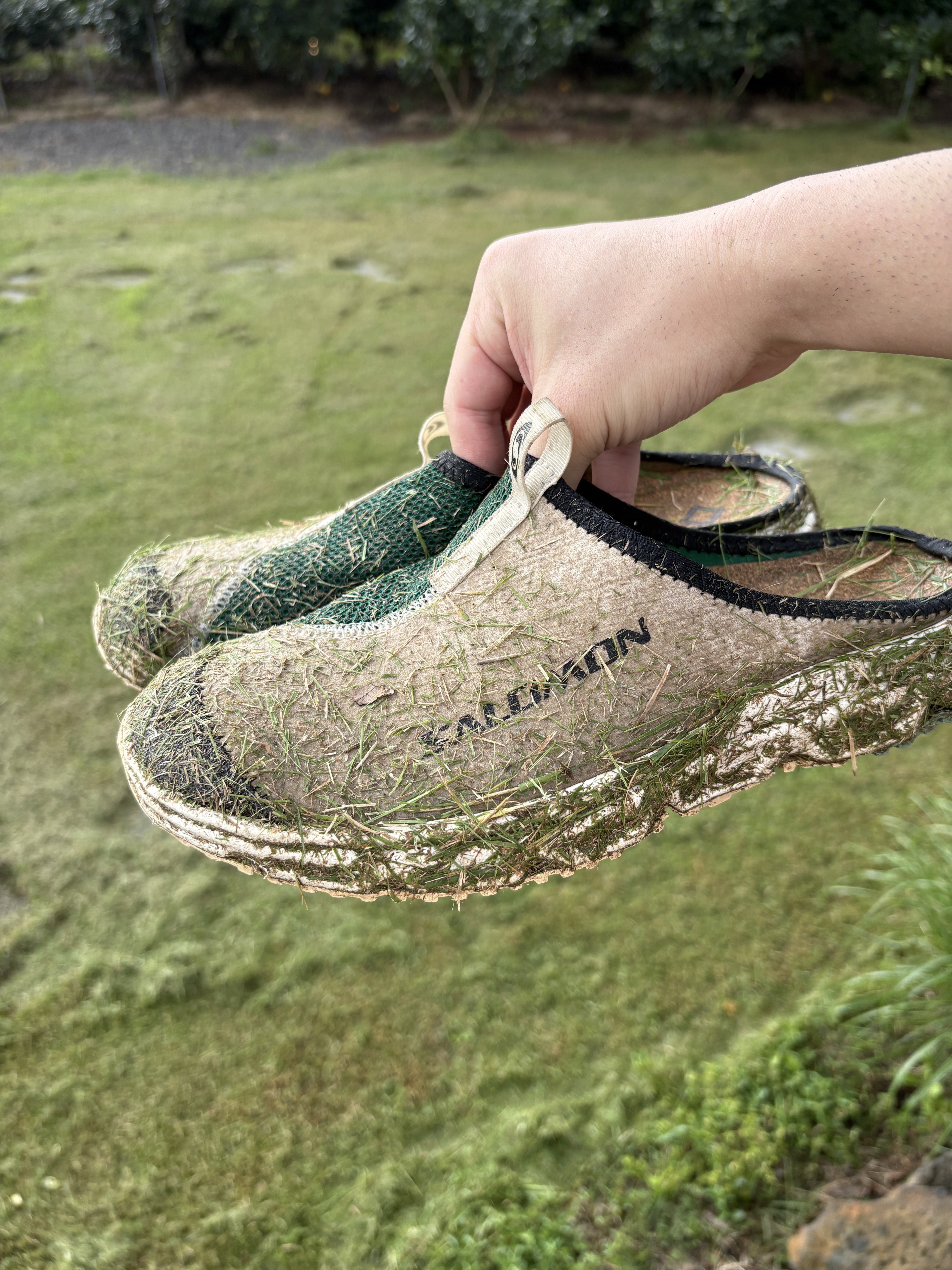 Salomon x The Broken Arm Pastoral Green Haze Black Forest, Salomon x The Broken Arm RX Slide 3.0 Chinchilla Blue 착용 스타일 - 5