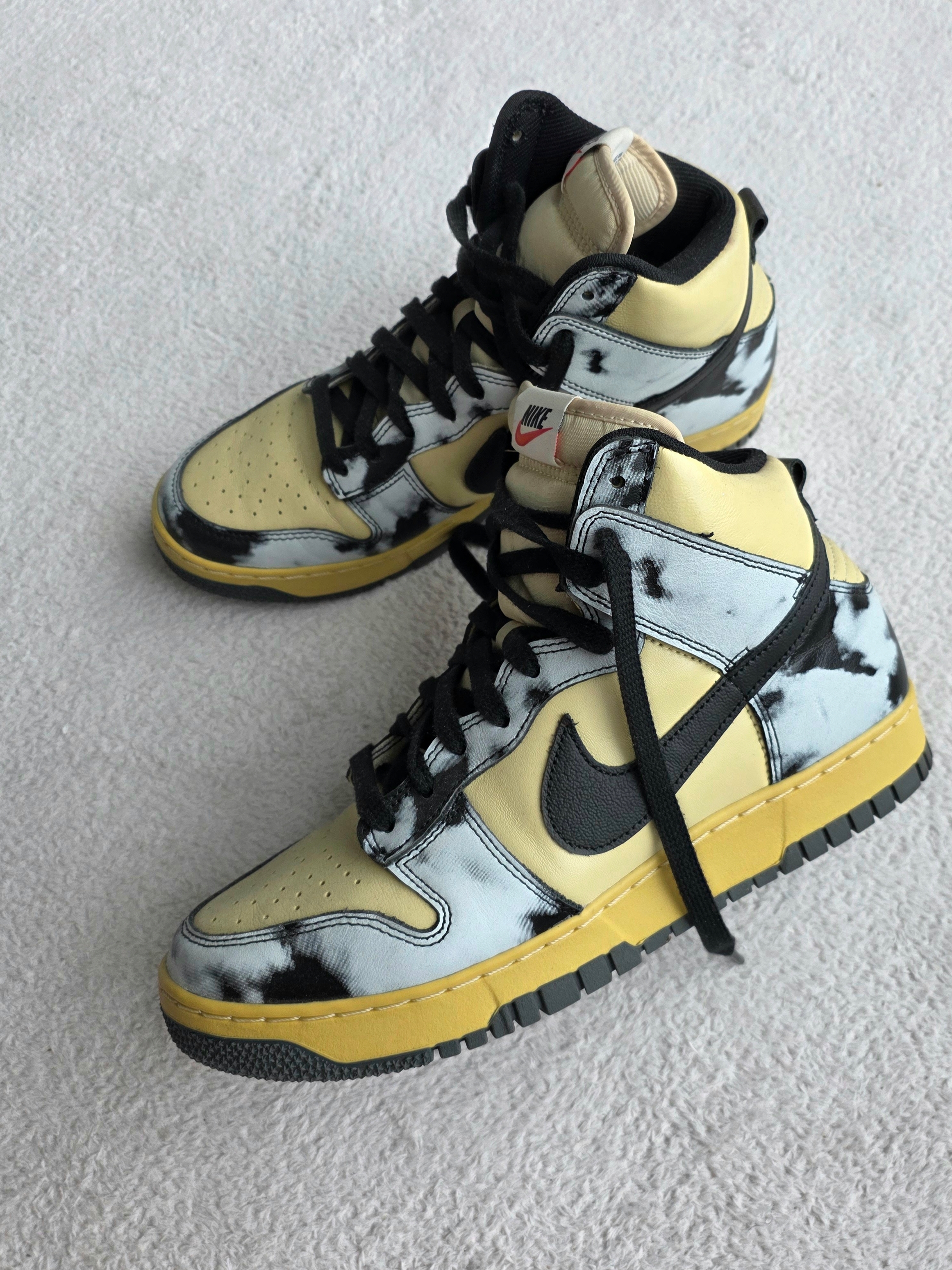 Nike Dunk High 1985 SP Black Acid Wash 착용 스타일