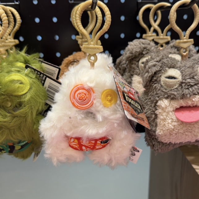 Fuggler Sasquoosh Keyring White 착용 스타일 - 2