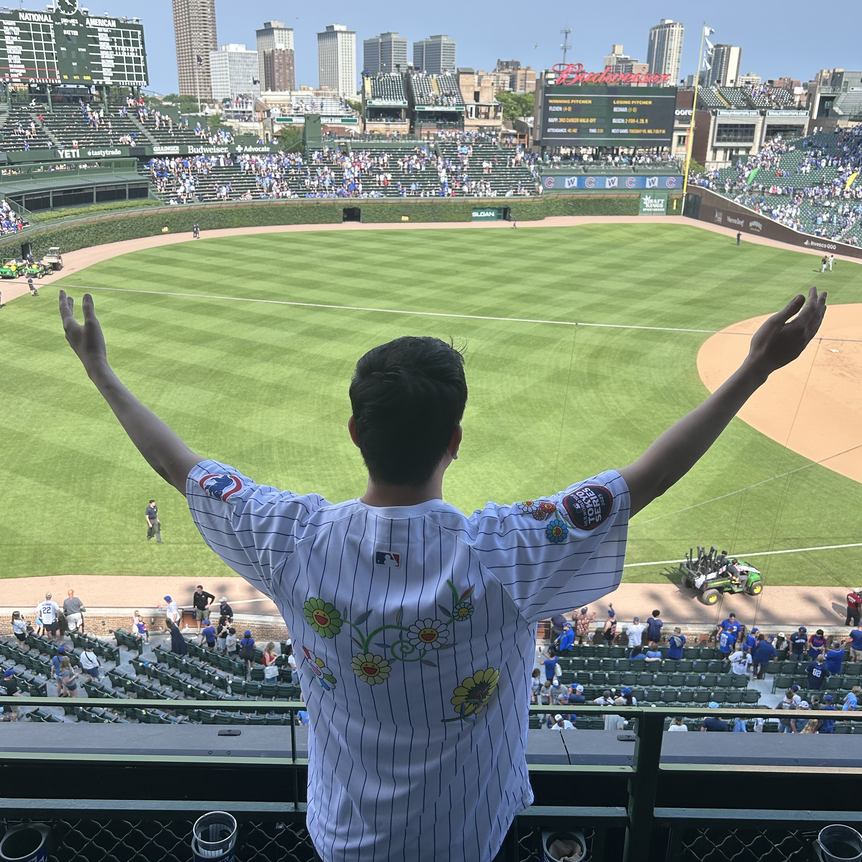 Nike x Murakami Takashi x MLB World Tour Tokyo Series 2025 Cubs Home Jersey Multicolor (Non Marking Ver.) 착용 스타일