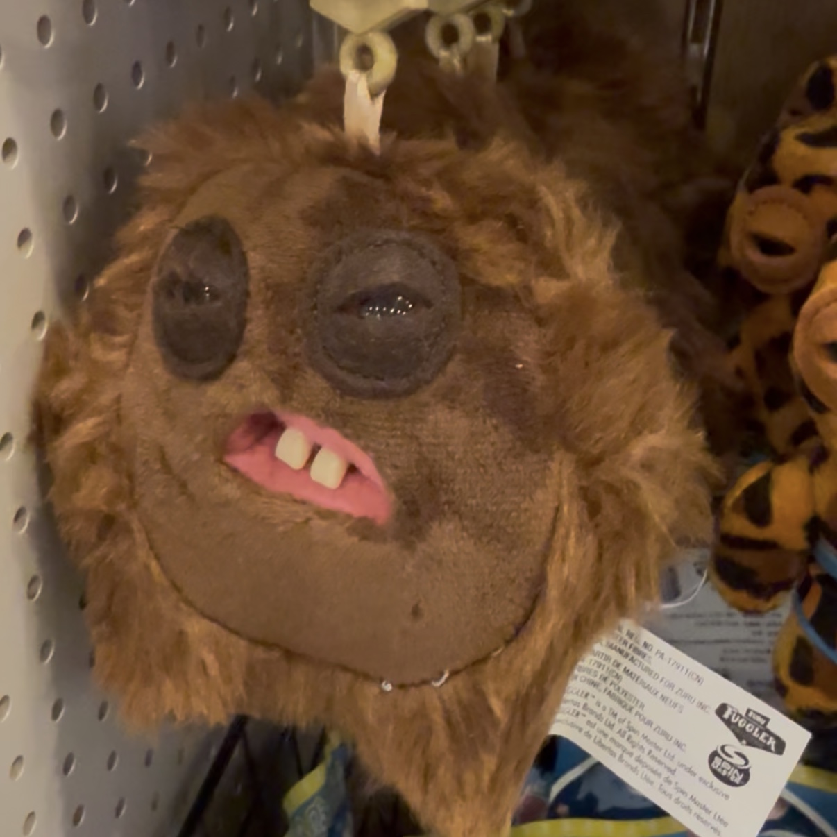 Fuggler Hedgy Grog Keyring Brown 착용 스타일