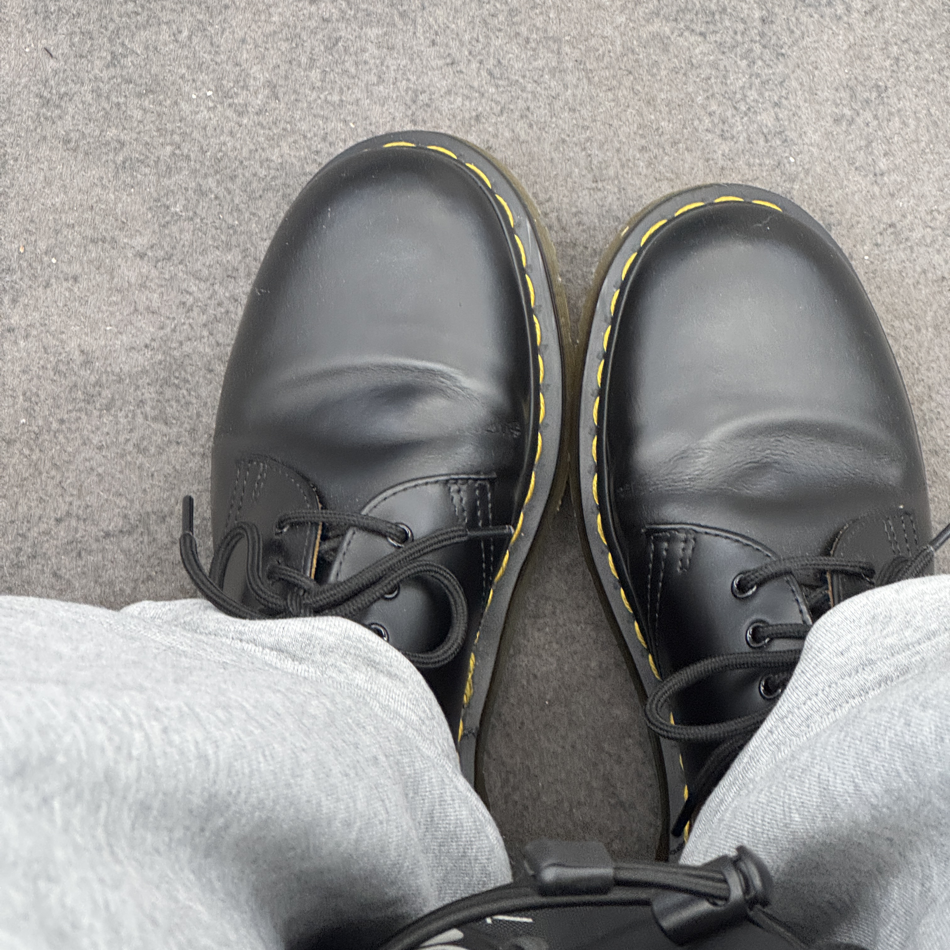 Dr. Martens 1461 Smooth Black 착용 스타일 - 2