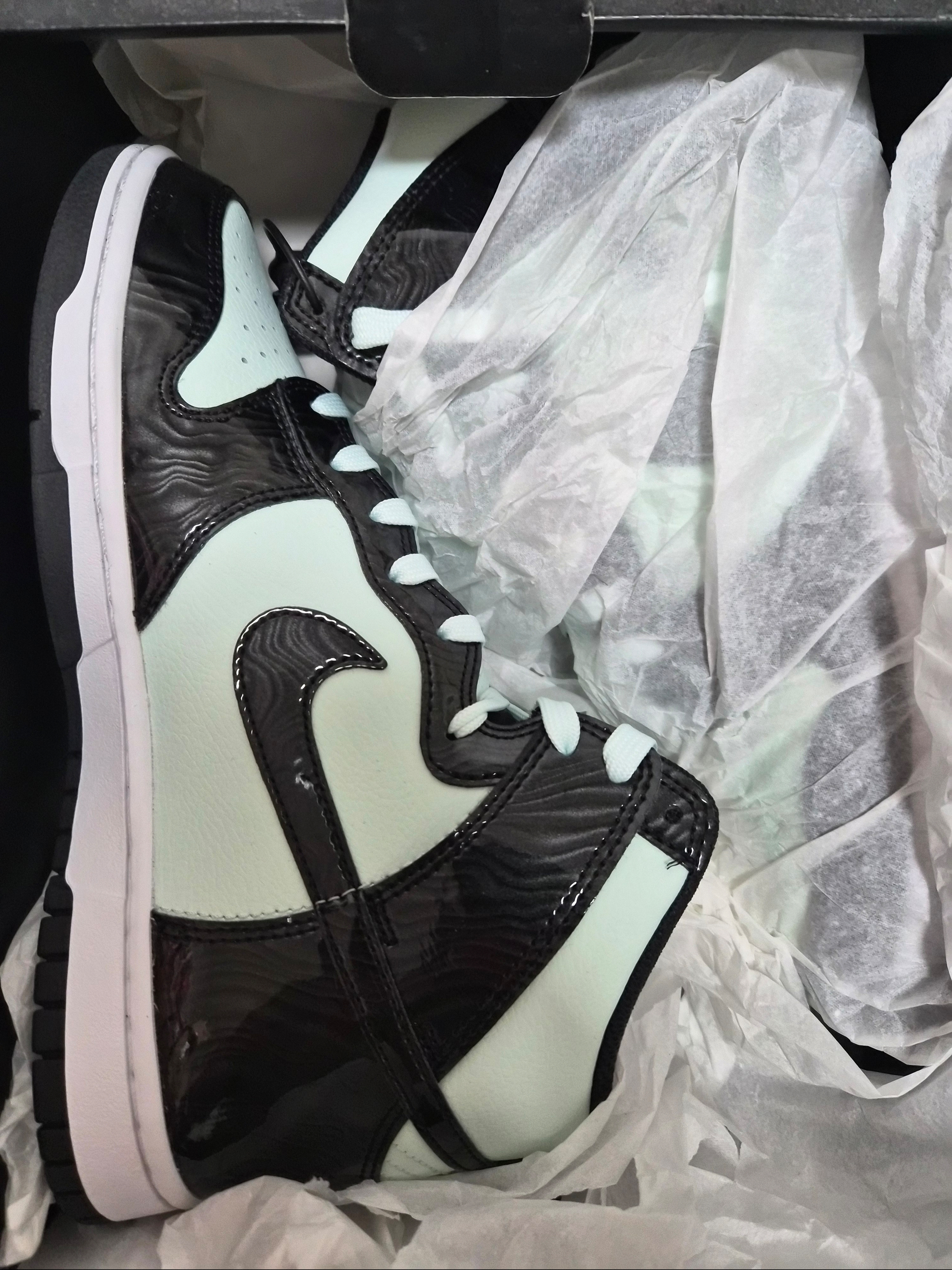 (W) Jordan 1 Zoom Air CMFT Gym Red Black, (W) Jordan 1 Retro High OG Lucky Green 착용 스타일 - 5