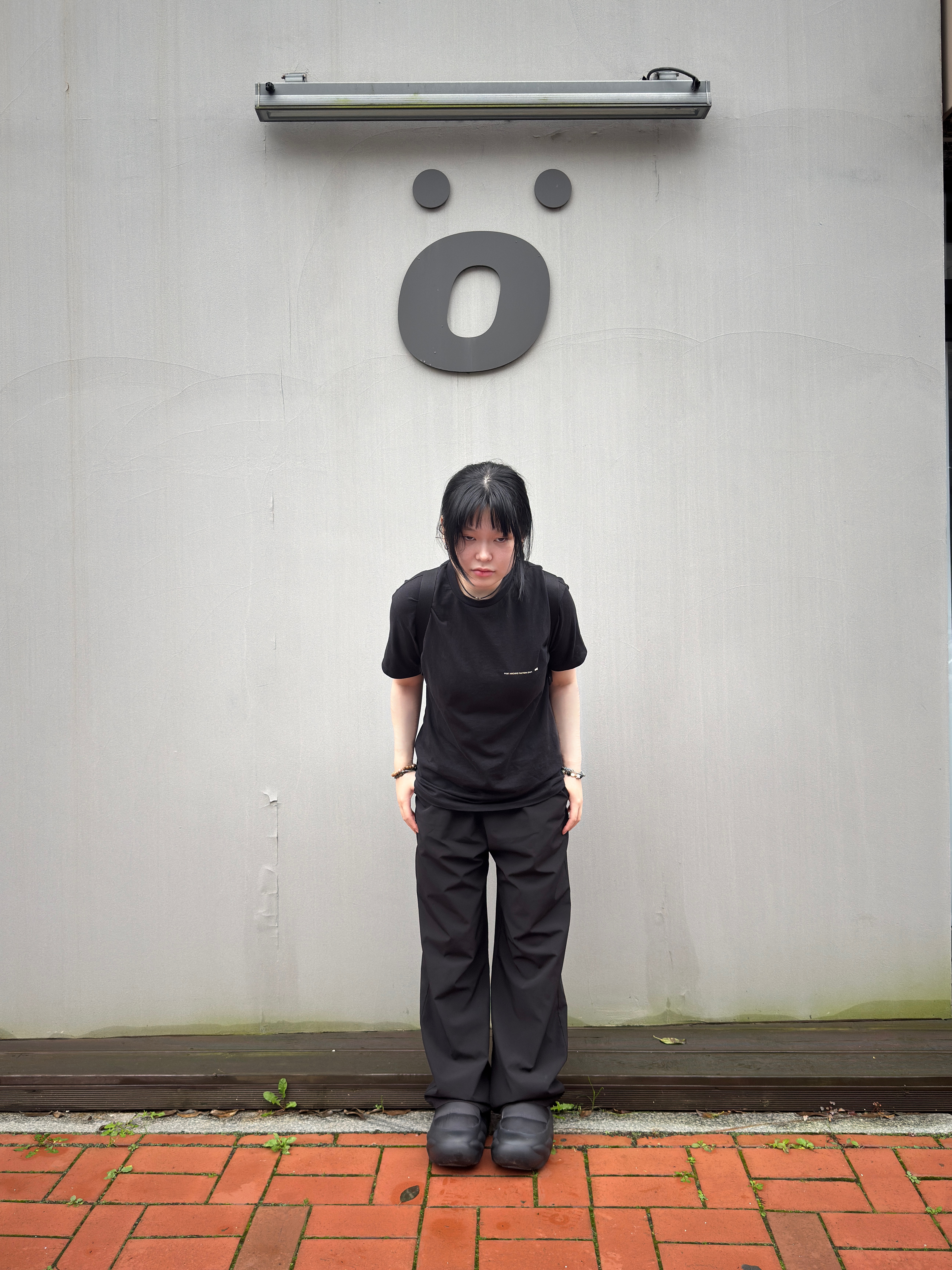 Crocs Overpuff Shorty Black, Post Archive Faction (Paf) T-Shirt Black - Ilmin Museum of Art Exclusive 착용 스타일 - 8