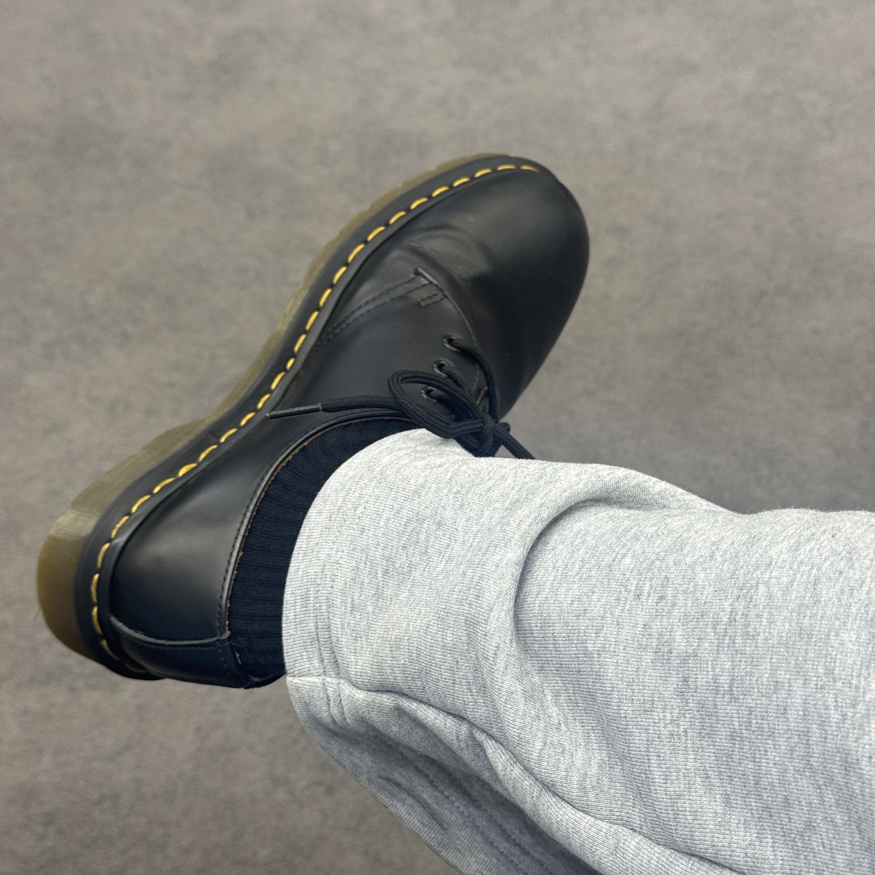 Dr. Martens 1461 Smooth Black 착용 스타일 - 4