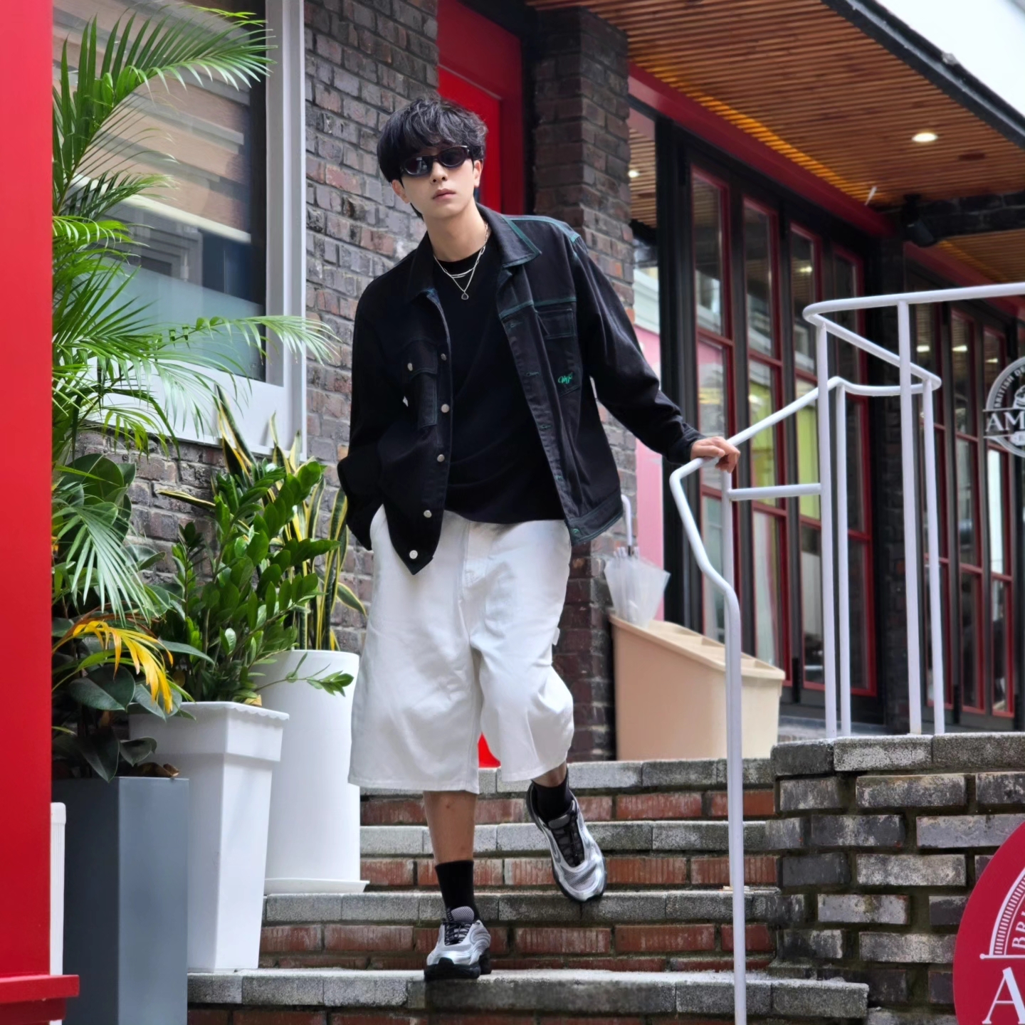[6% 적립] FILA Pantera 99/25 Silver, Fila Pantera 99/25 Black Silver 착용 스타일 - 1