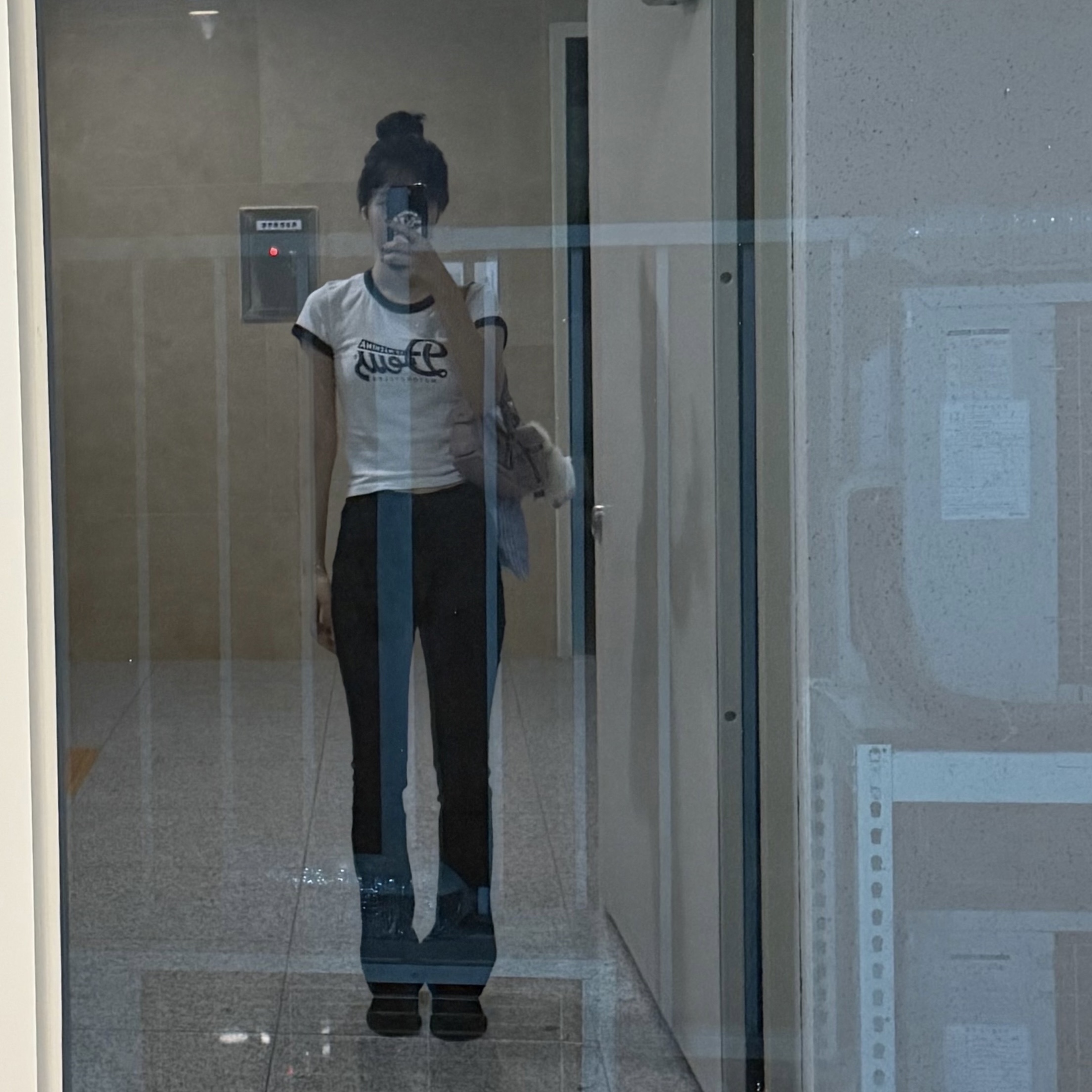 Adidas Ozweego Core Black, (W) Deus Ex Machina Everyday Ringer T-Shirt Light Grey 착용 스타일