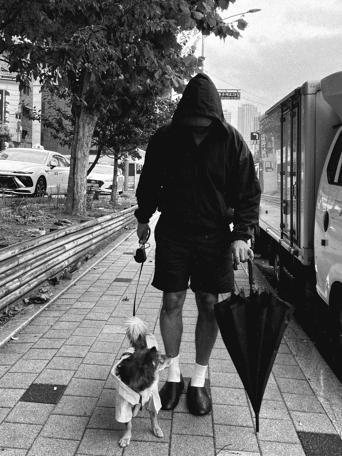 Yeezy x Gosha Rubchinskiy Blank WB-01 Jacket Charcoal, Yeezy SL-01 Black 착용 스타일