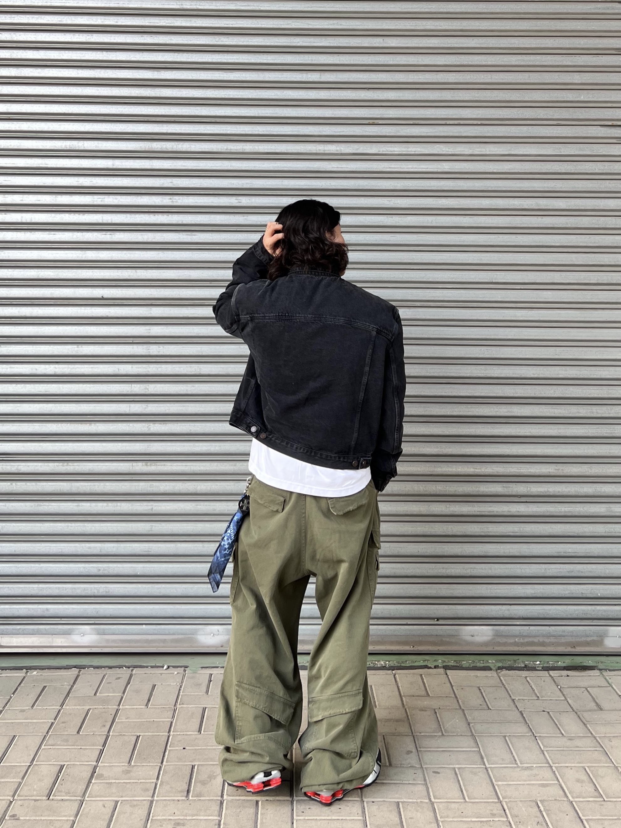 Nonnod Double Pocket Cargo Pants Vintage Khaki, Nike Shox R4 Metallic Silver Red 착용 스타일 - 4