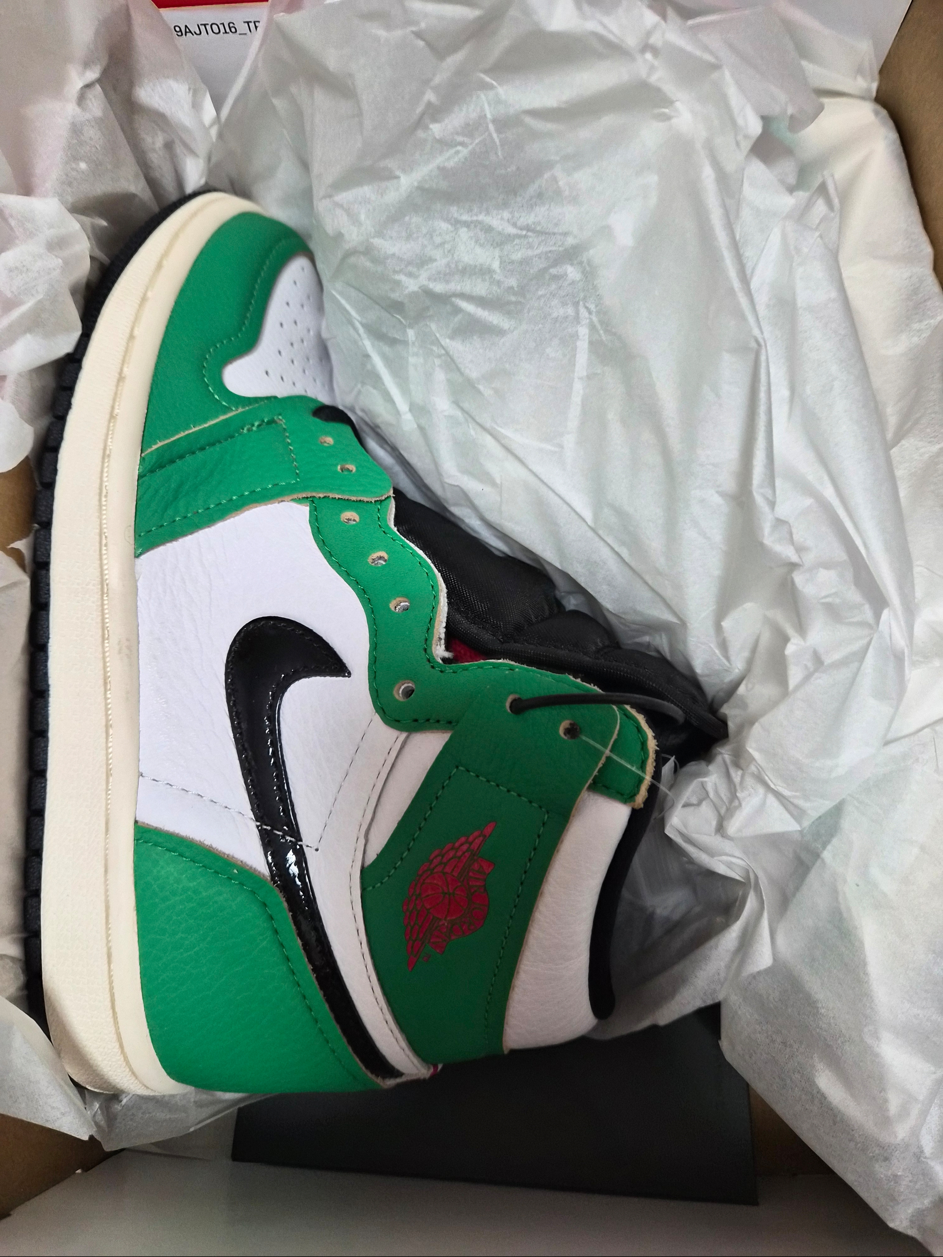 (W) Jordan 1 Zoom Air CMFT Gym Red Black, (W) Jordan 1 Retro High OG Lucky Green 착용 스타일 - 2