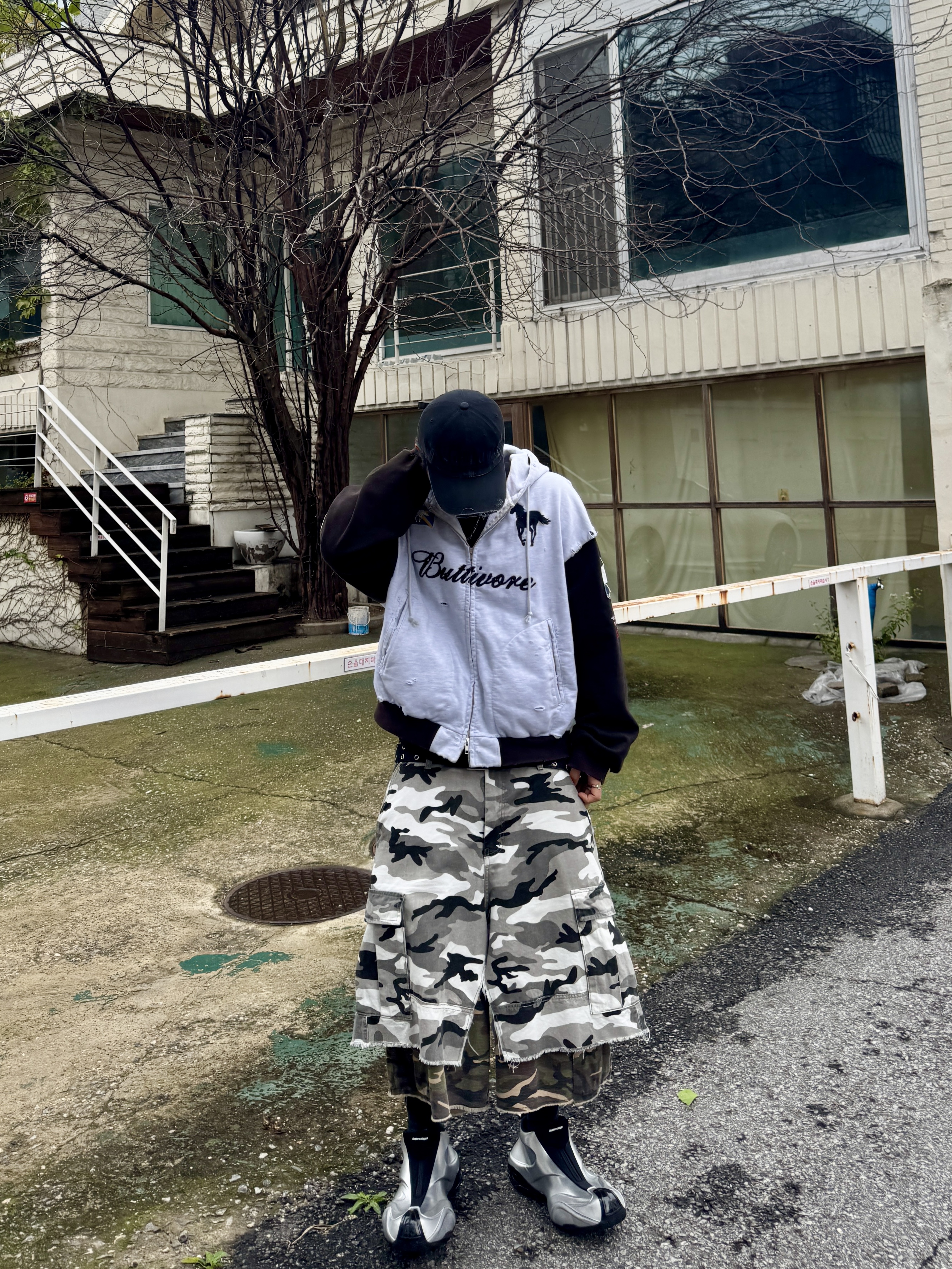 Protocol Index Buttivore Zip Hoodie White Melange, Project G/R x MFM333. Layered Skirt Camo Cargo Shorts Multi Camo 착용 스타일 - 1