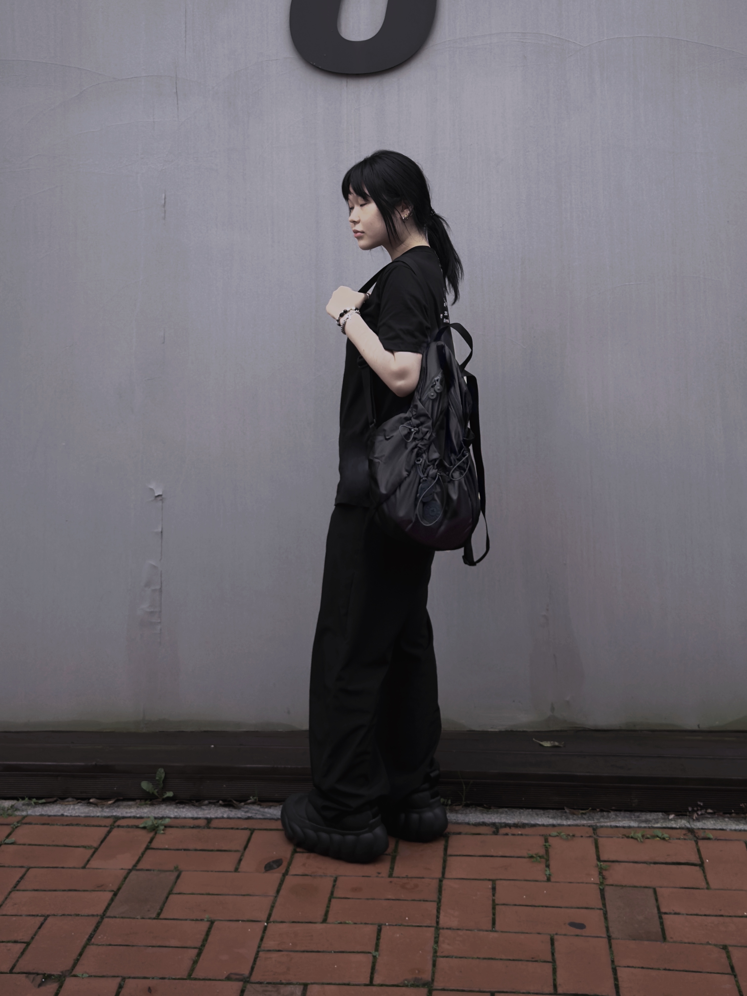 Crocs Overpuff Shorty Black, Post Archive Faction (Paf) T-Shirt Black - Ilmin Museum of Art Exclusive 착용 스타일 - 6