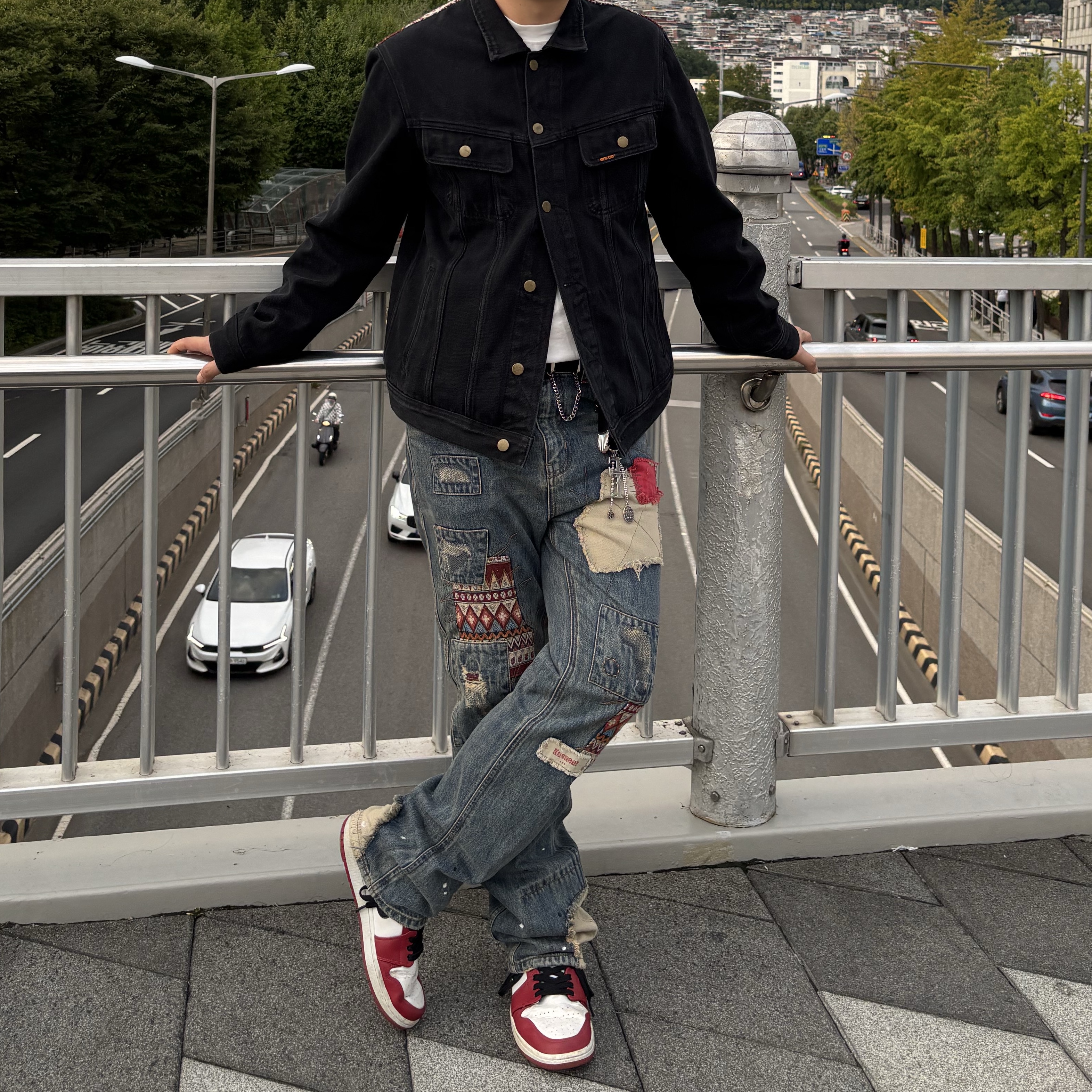 ersco Ancient Denim Trucker Jacket Black, Jordan 1 Mid Chicago 2020 착용 스타일