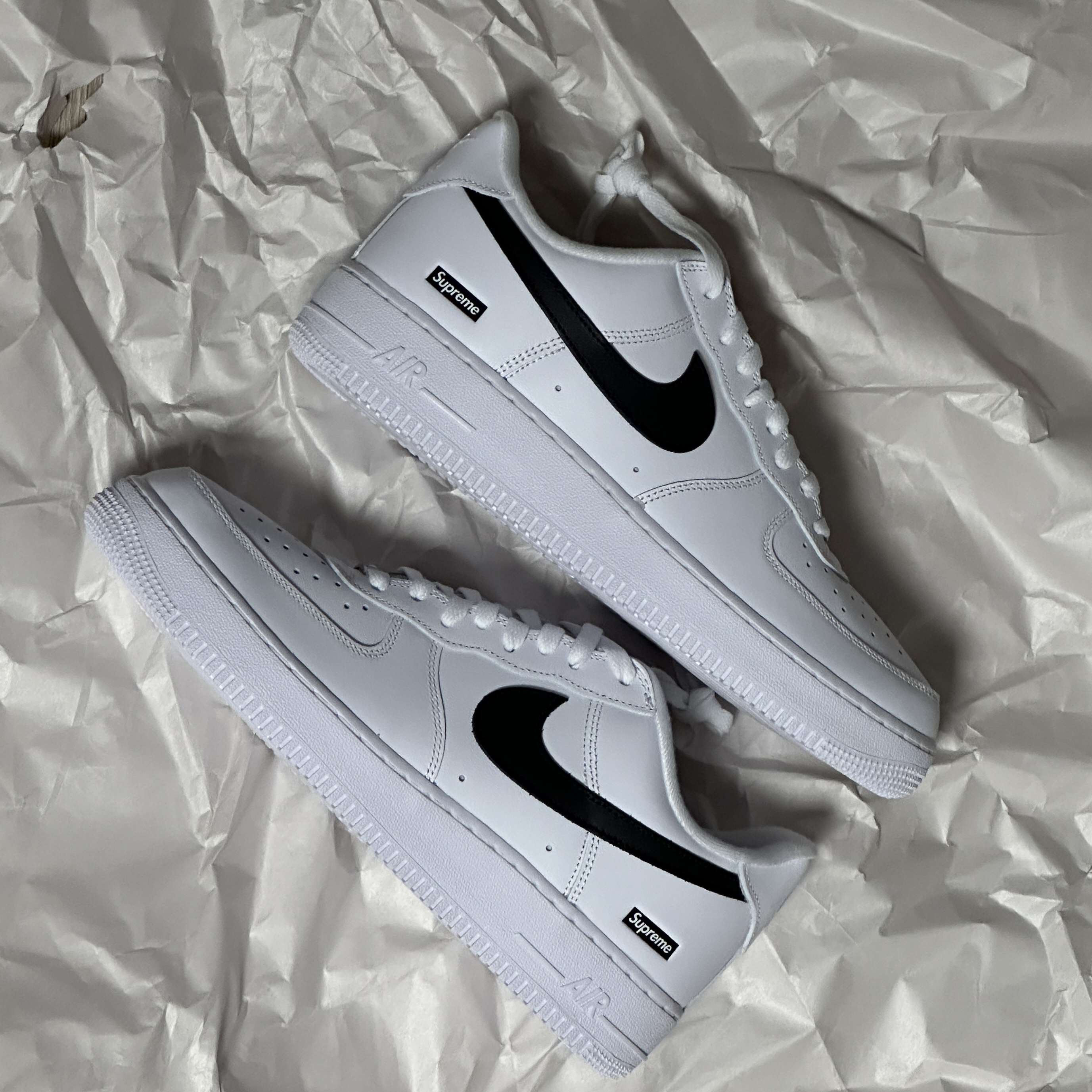 Nike x Supreme Air Force 1 Low White 착용 스타일