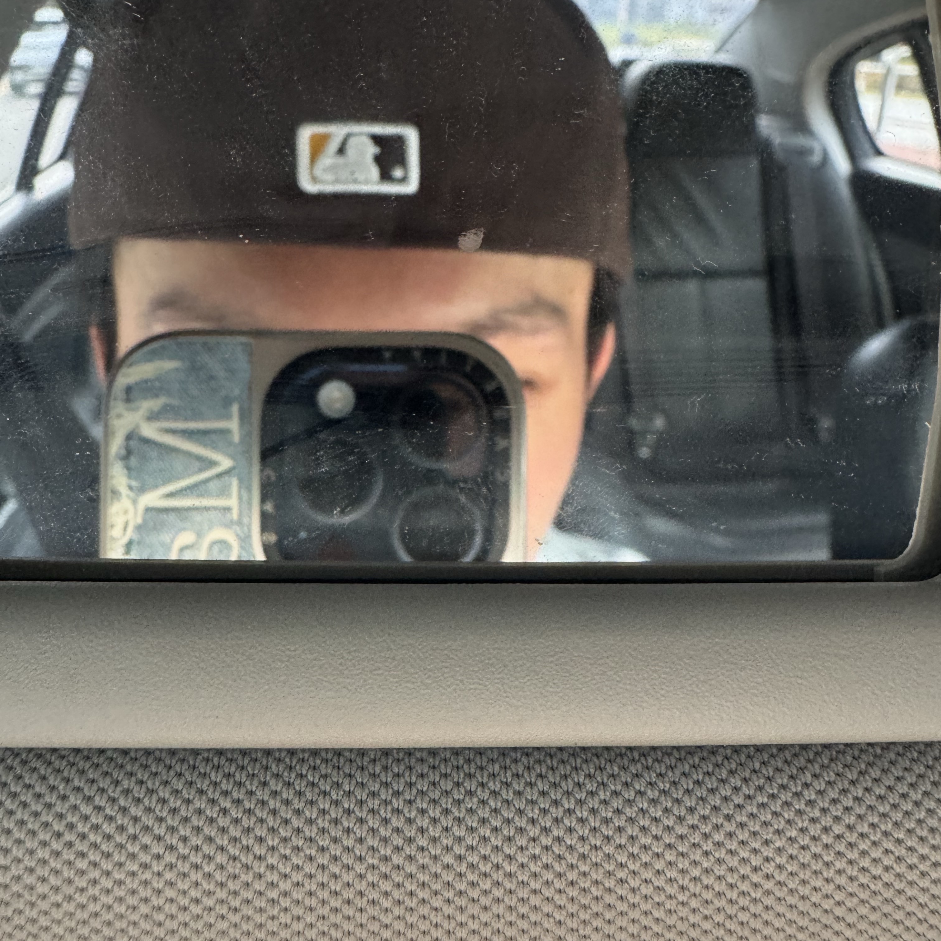 New Era MLB Authentic San Diego Padres Game Brown, Casetify x Matin Kim iPhone Destroyed Denim Magsafe Mirror Case Silver 착용 스타일