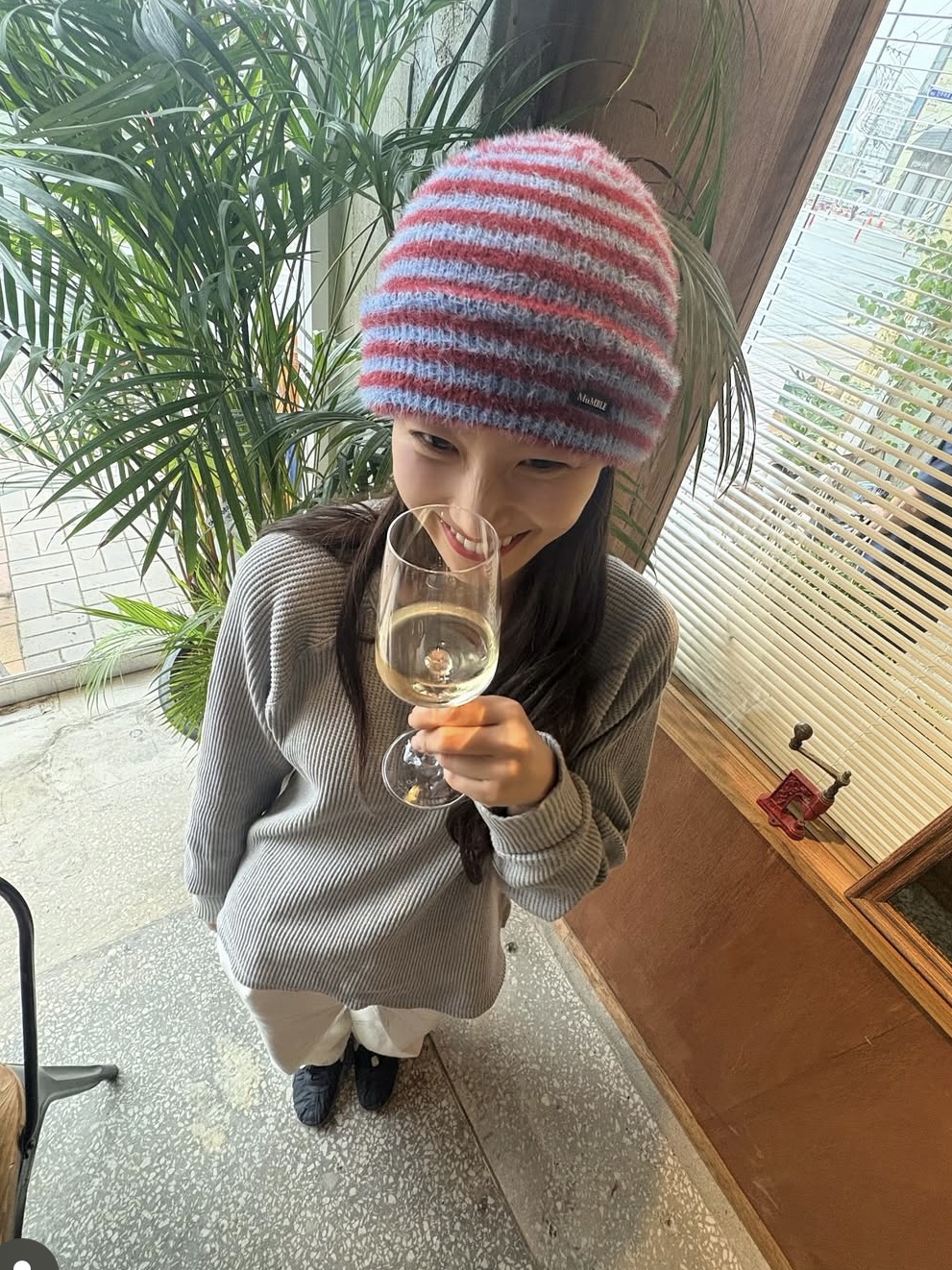 Nike x Jacquemus Moon Shoe SP Off Noir Cashmere, Nike x Jacquemus Moon Shoe SP Alabaster Off Noir 착용 스타일 - 2