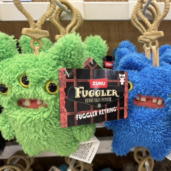 Fuggler Reeko Grin Keyring Green 착용 스타일