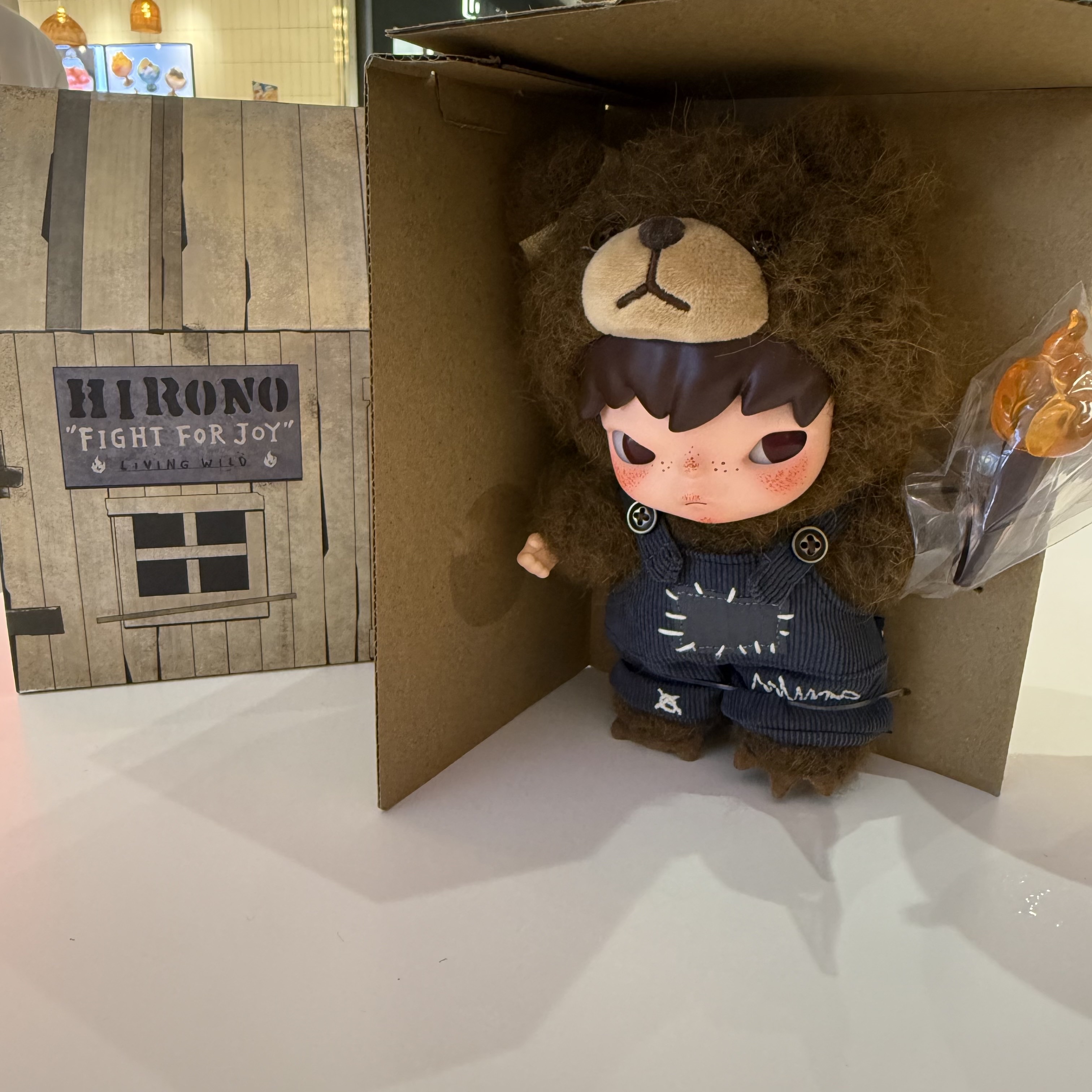 Pop Mart Hirono Living Wild-Fight For Joy Plush Doll 착용 스타일