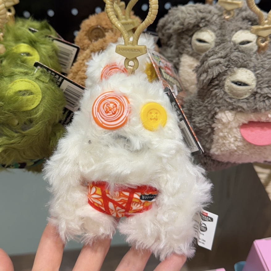 Fuggler Sasquoosh Keyring White 착용 스타일 - 1
