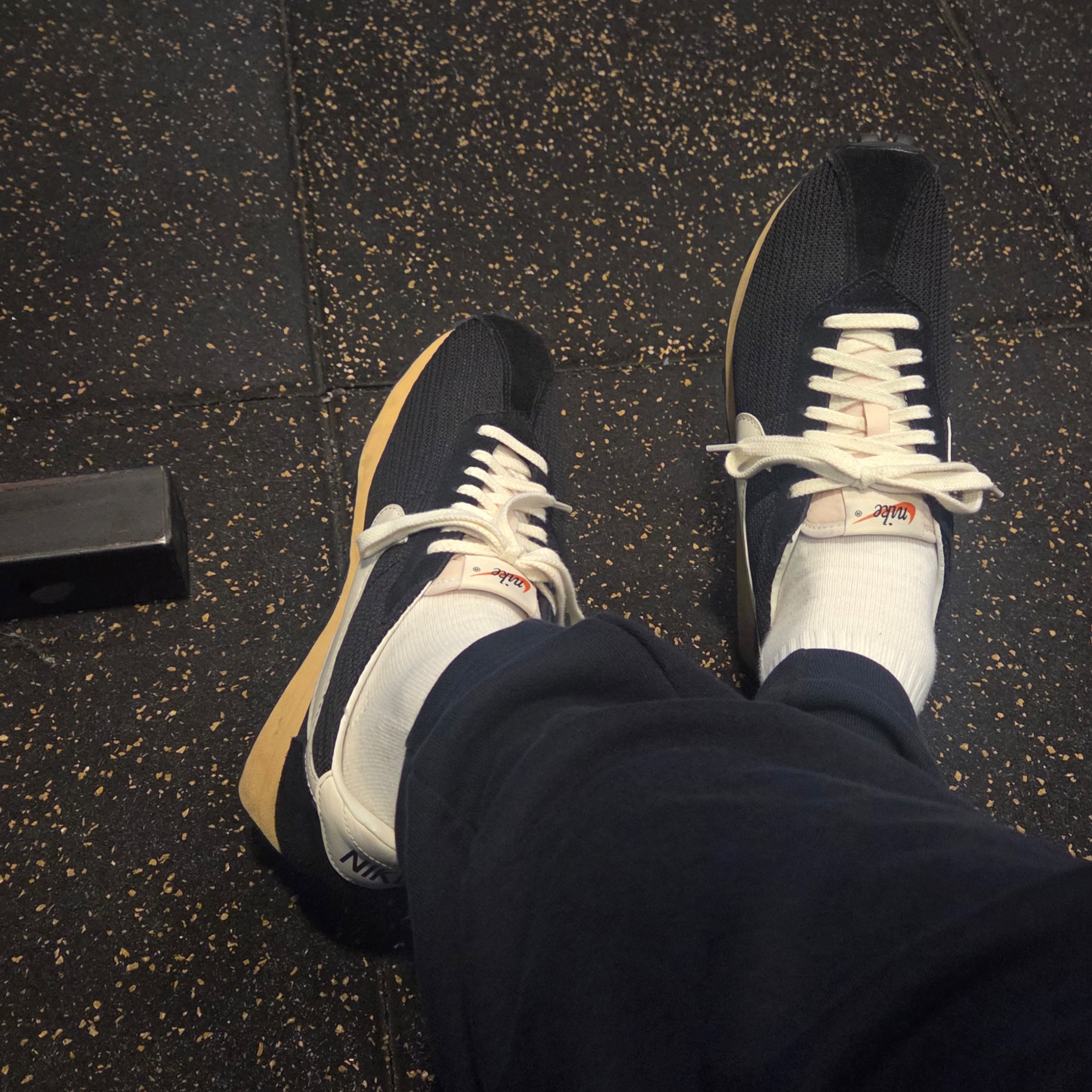Nike LD-1000 SP Black and Sail 착용 스타일