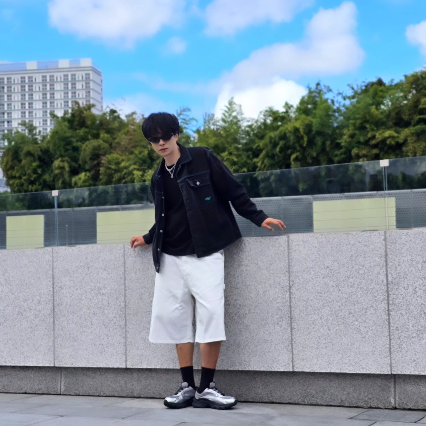 [6% 적립] FILA Pantera 99/25 Silver, Fila Pantera 99/25 Black Silver 착용 스타일 - 1