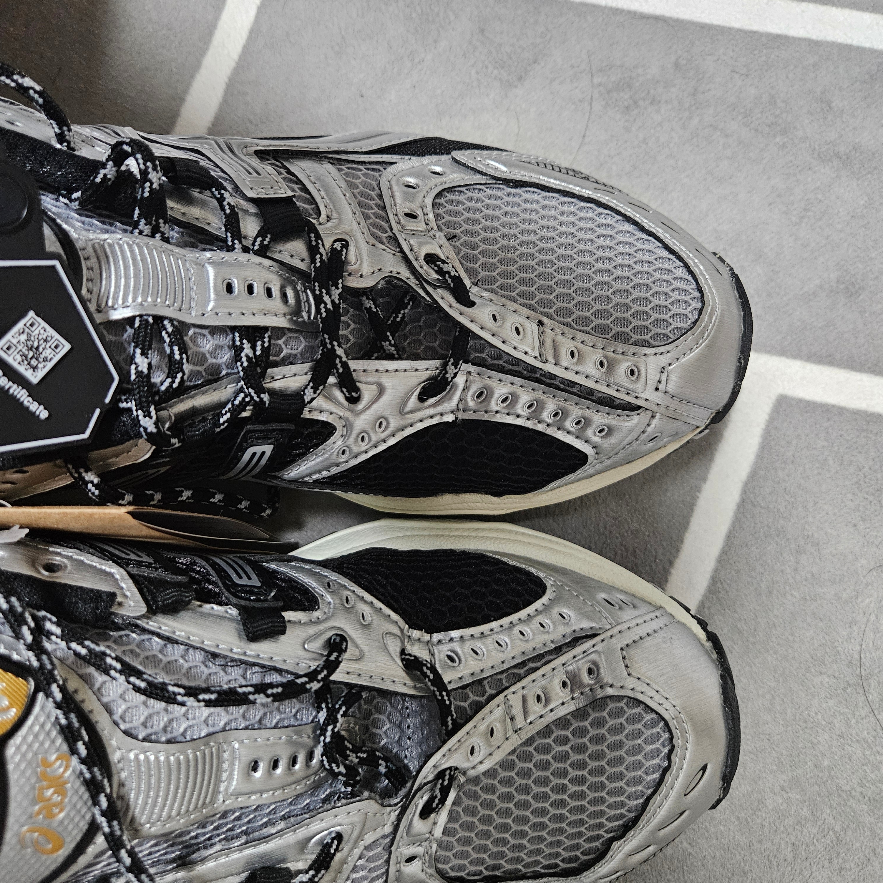Asics Gel-Nimbus 10.1 Piedmont Grey Pure Silver 착용 스타일 - 2