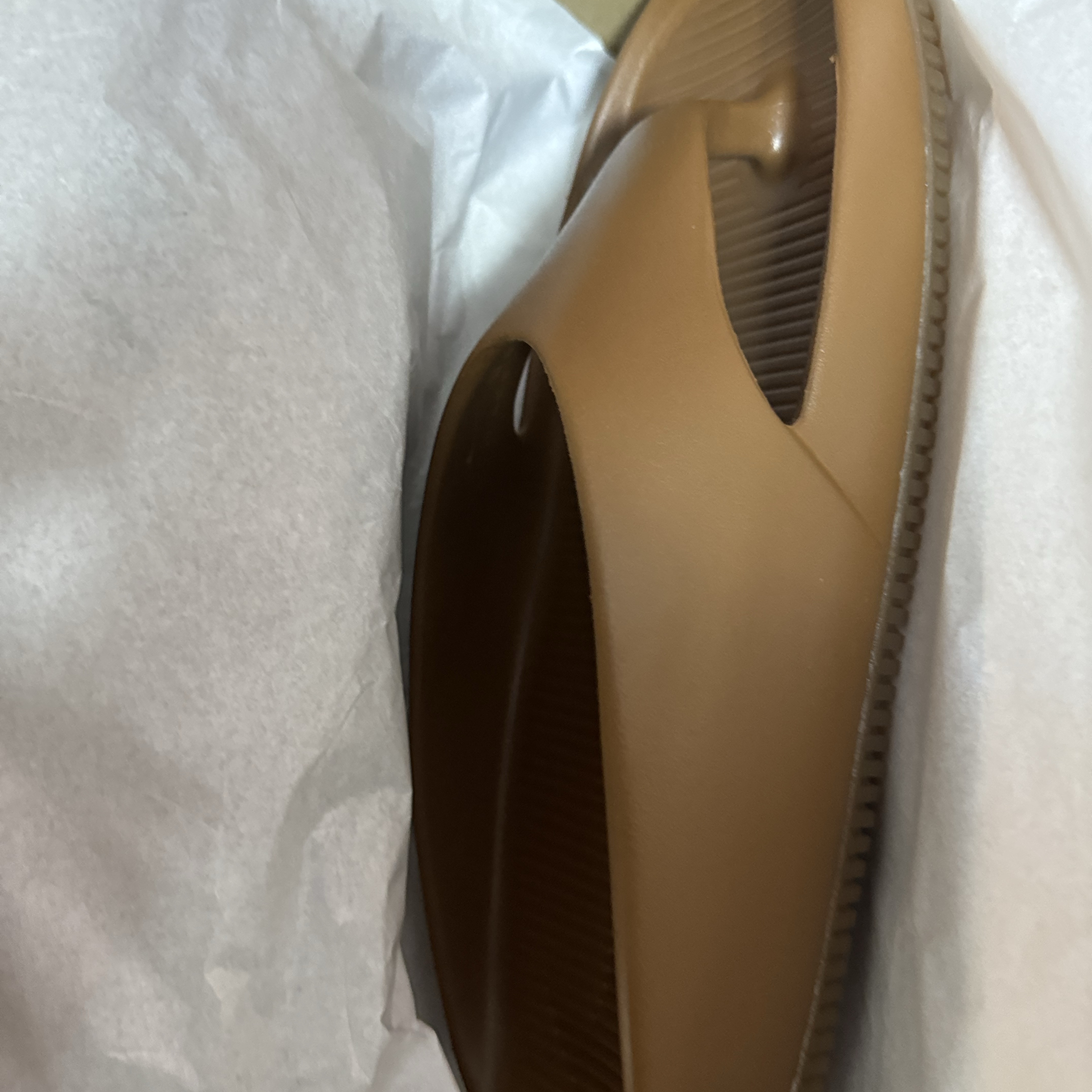 Nike Calm Flip Flops Light British Tan 착용 스타일