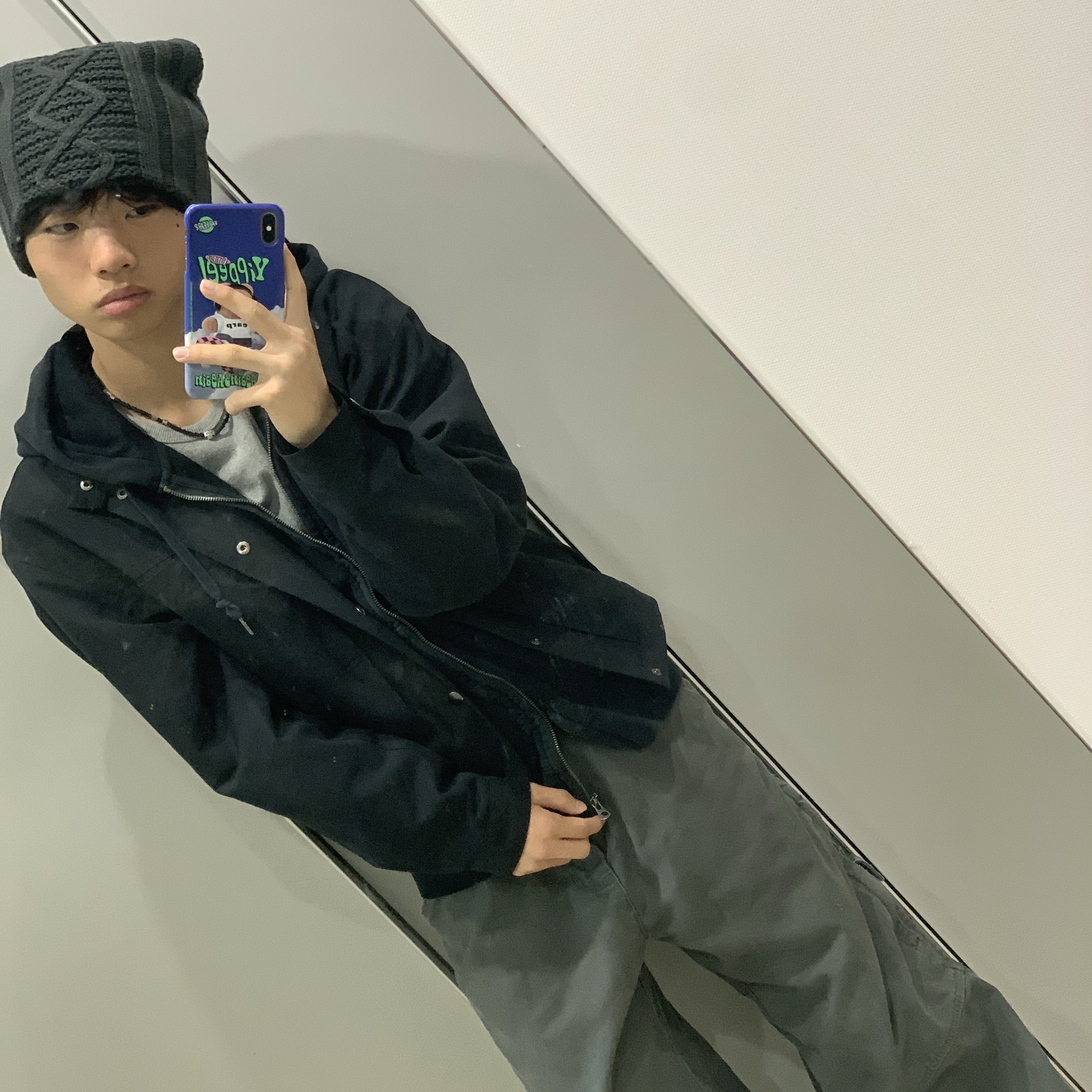 Hatchingroom Jacquard Big Beanie Charcoal 착용 스타일