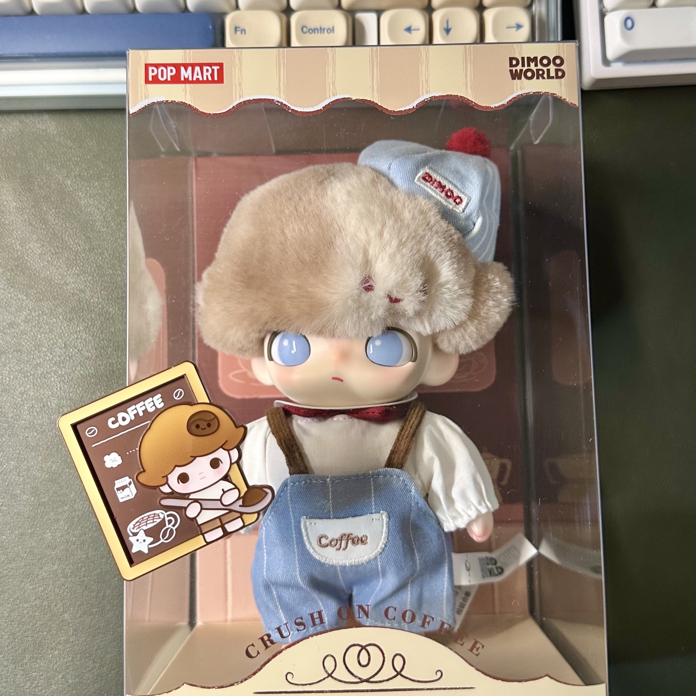 Pop Mart Dimoo Crush On Coffee Series Vinyl Plush Blister Pack, Pop Mart Pop Bean Coffee Factory Series Fridge Magnet Sealed Case (1 Blind Box) 착용 스타일