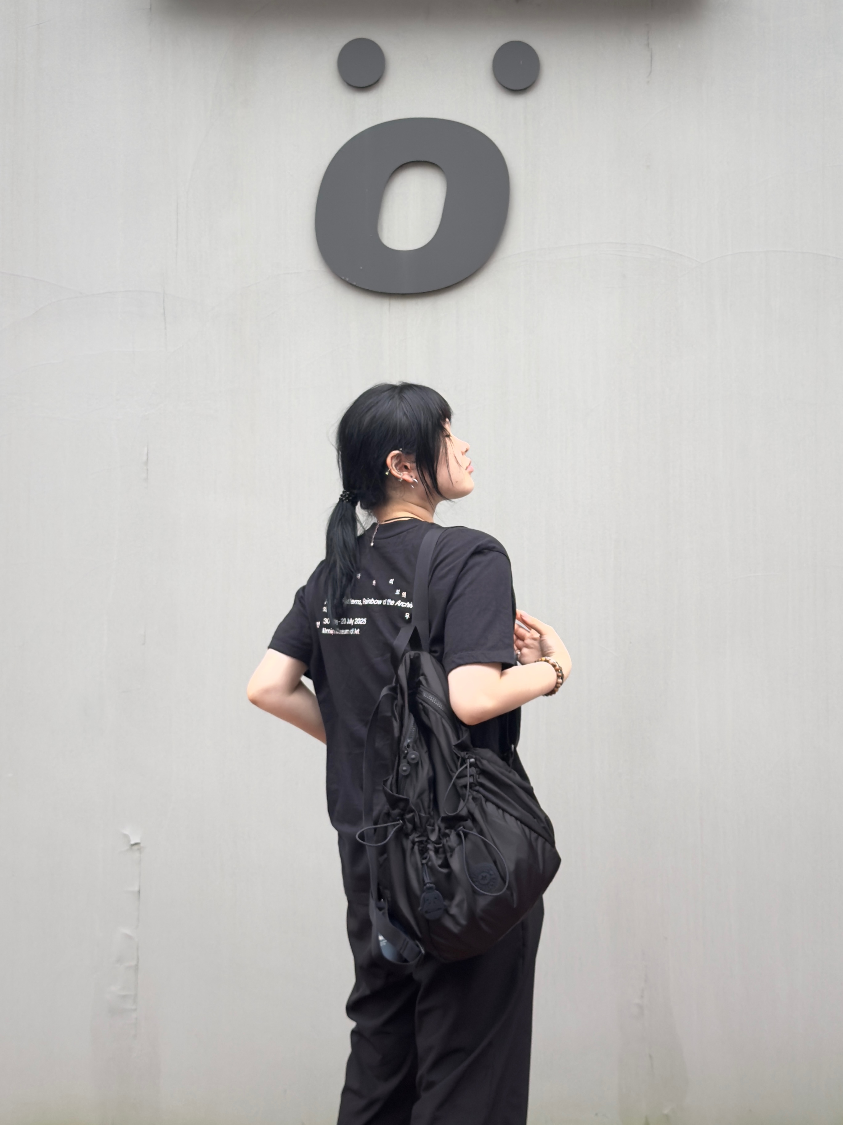 Crocs Overpuff Shorty Black, Post Archive Faction (Paf) T-Shirt Black - Ilmin Museum of Art Exclusive 착용 스타일 - 2