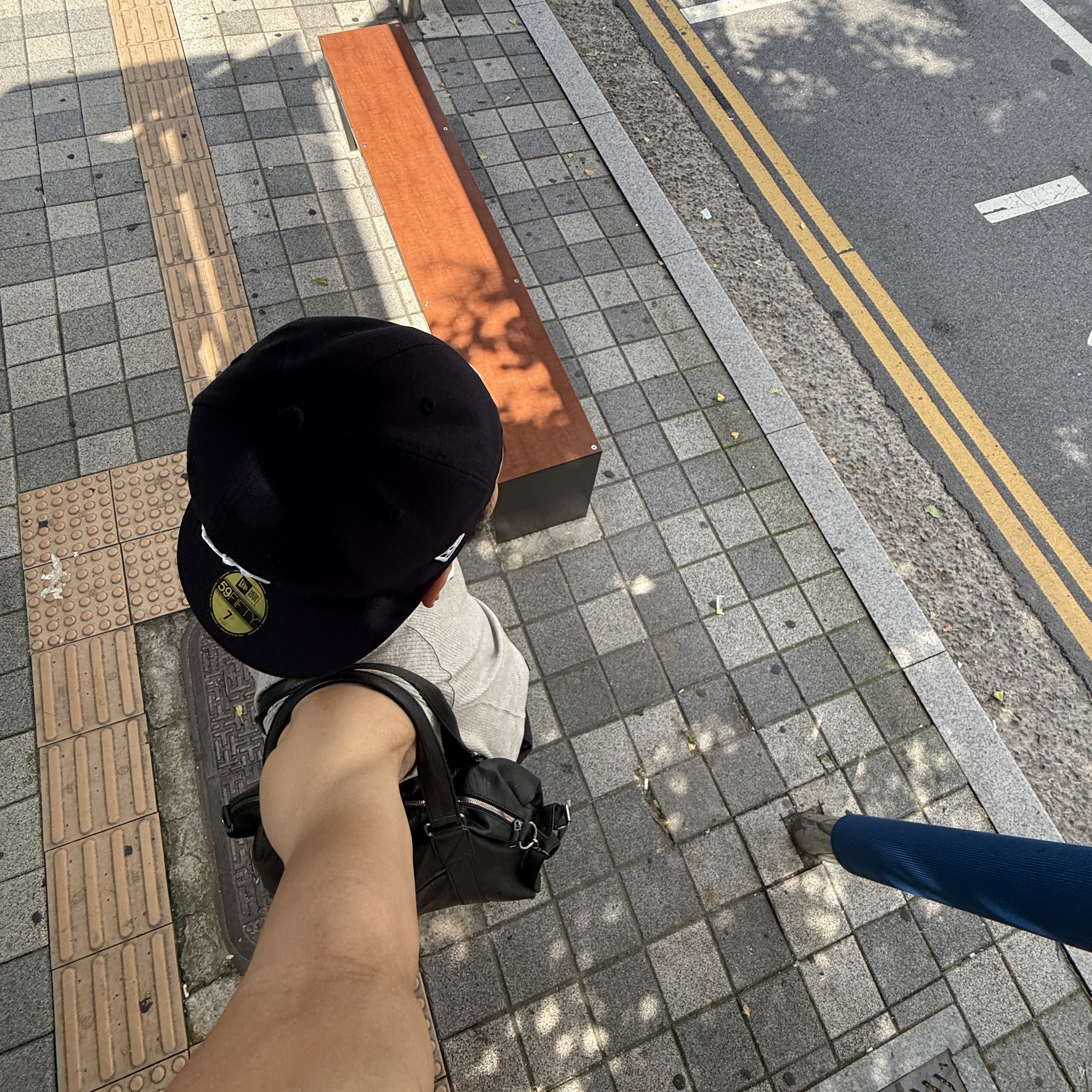 On Running x Post Archive Faction (Paf) Cloudventure Peak All Black, New Era 59Fifty MLB Authentic New York Yankees Game Navy 착용 스타일 - 1