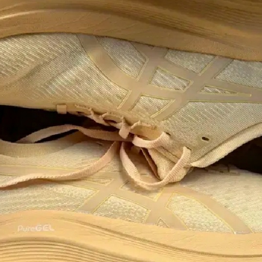 Asics Gel-Nimbus 27 Lite Show Light Orange 착용 스타일