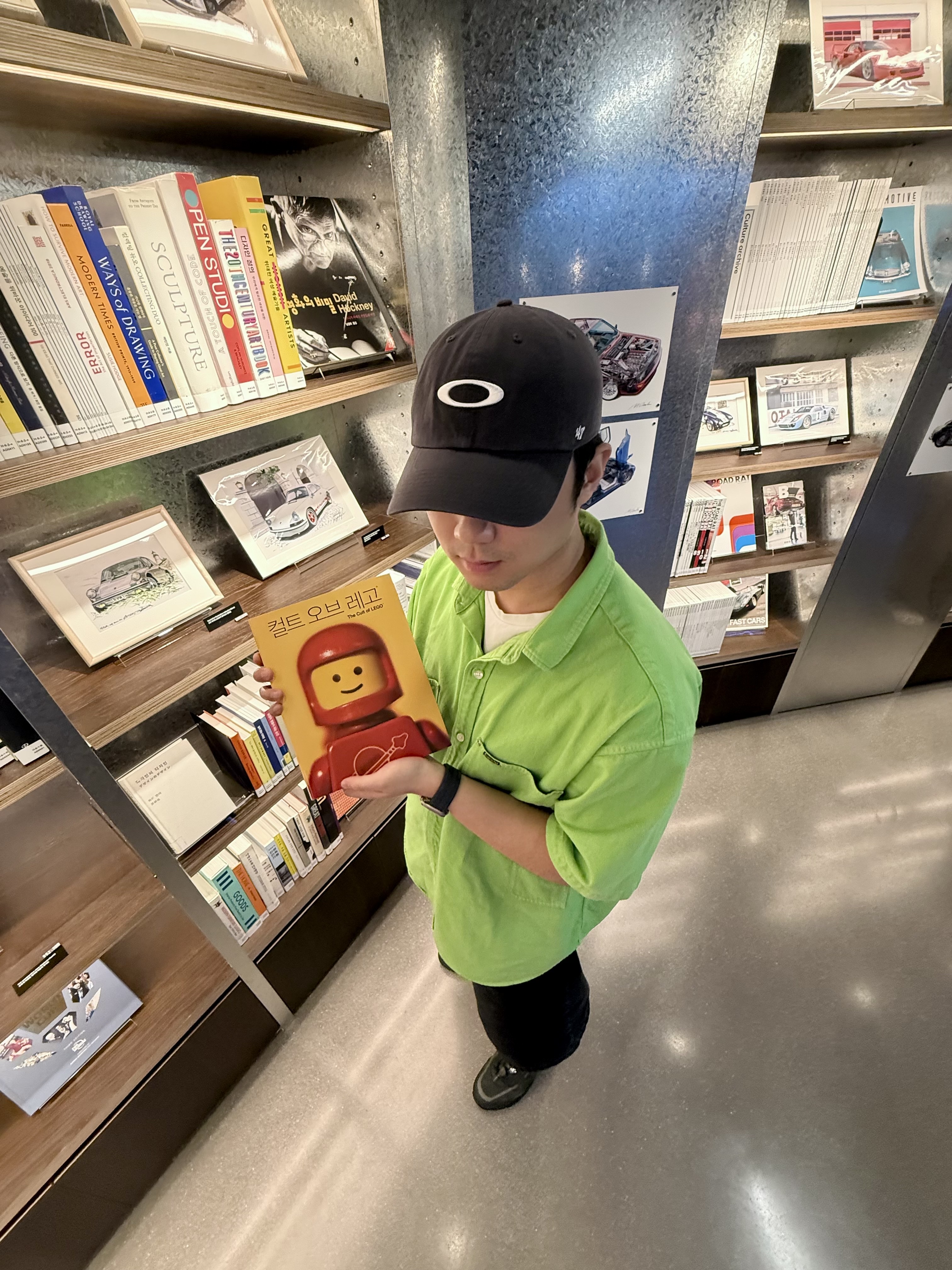 Oakley Remix Dad Hat Blackout, Supreme Loose Fit S/S Denim Painter Shirt Green - 25SS 착용 스타일 - 2