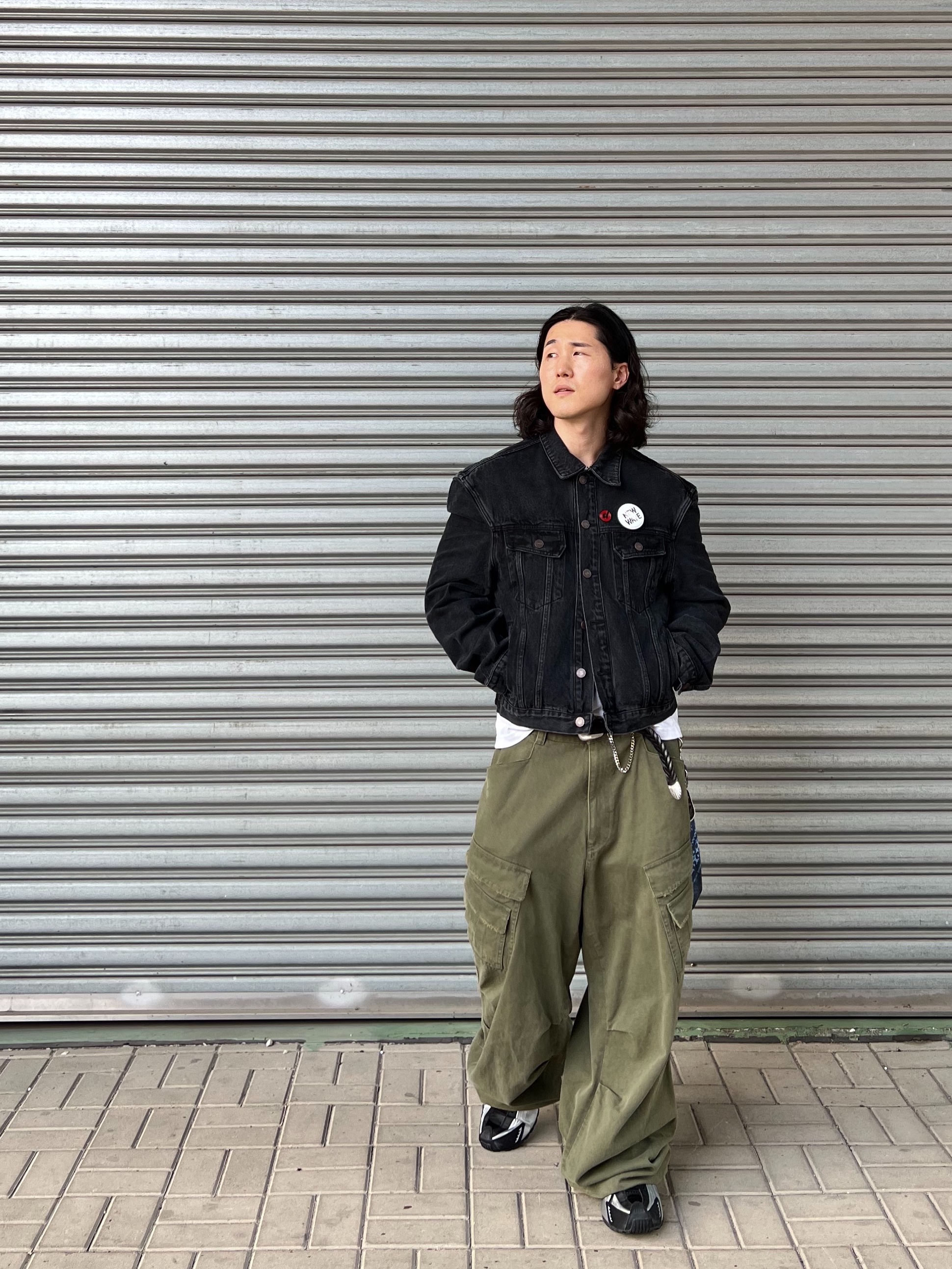 Nonnod Double Pocket Cargo Pants Vintage Khaki, Nike Shox R4 Metallic Silver Red 착용 스타일 - 1
