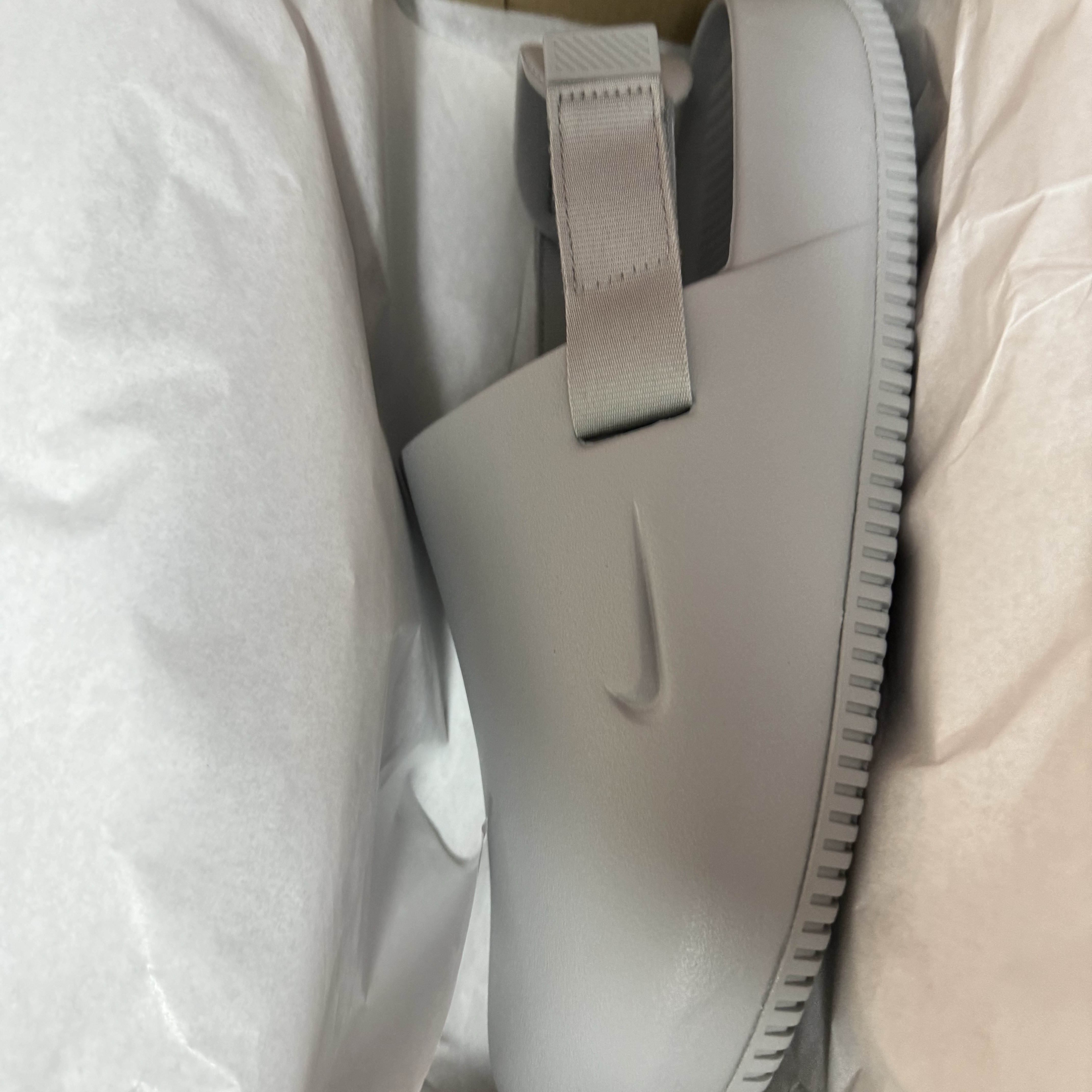 Nike Calm Mule Light Smoke Grey 착용 스타일