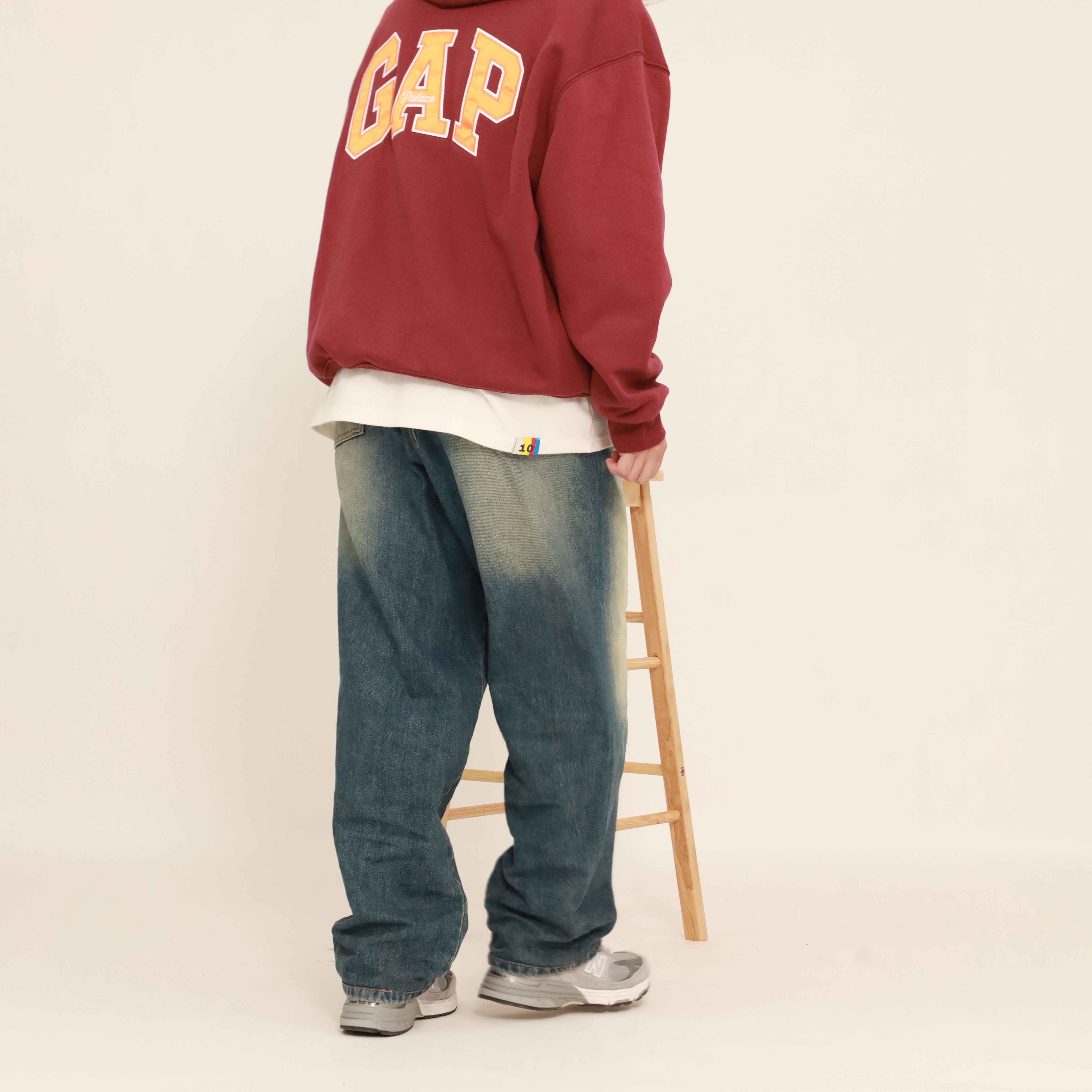 Palace x Gap Hood Burgundy - 24SS, IAB Studio 10th Anniversary T-Shirt White 착용 스타일