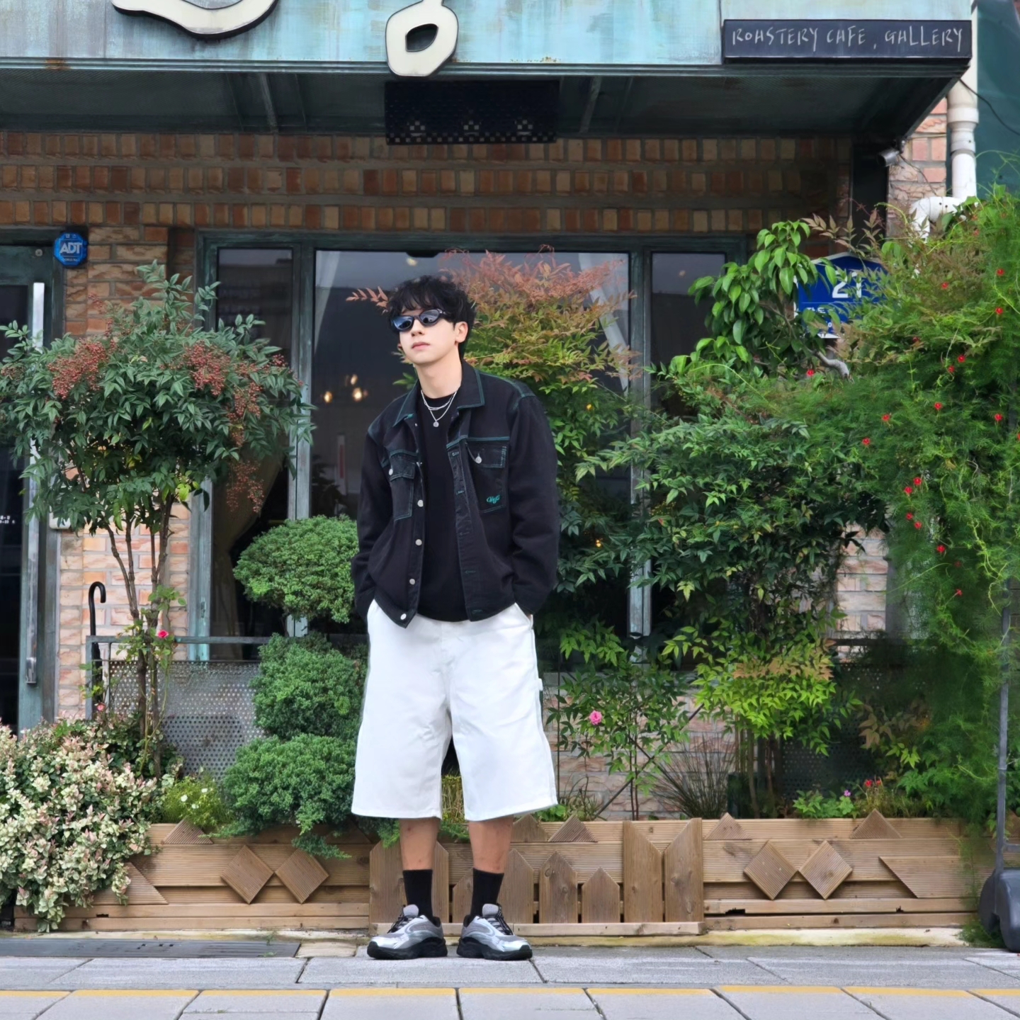 [6% 적립] FILA Pantera 99/25 Silver, Fila Pantera 99/25 Black Silver 착용 스타일 - 2