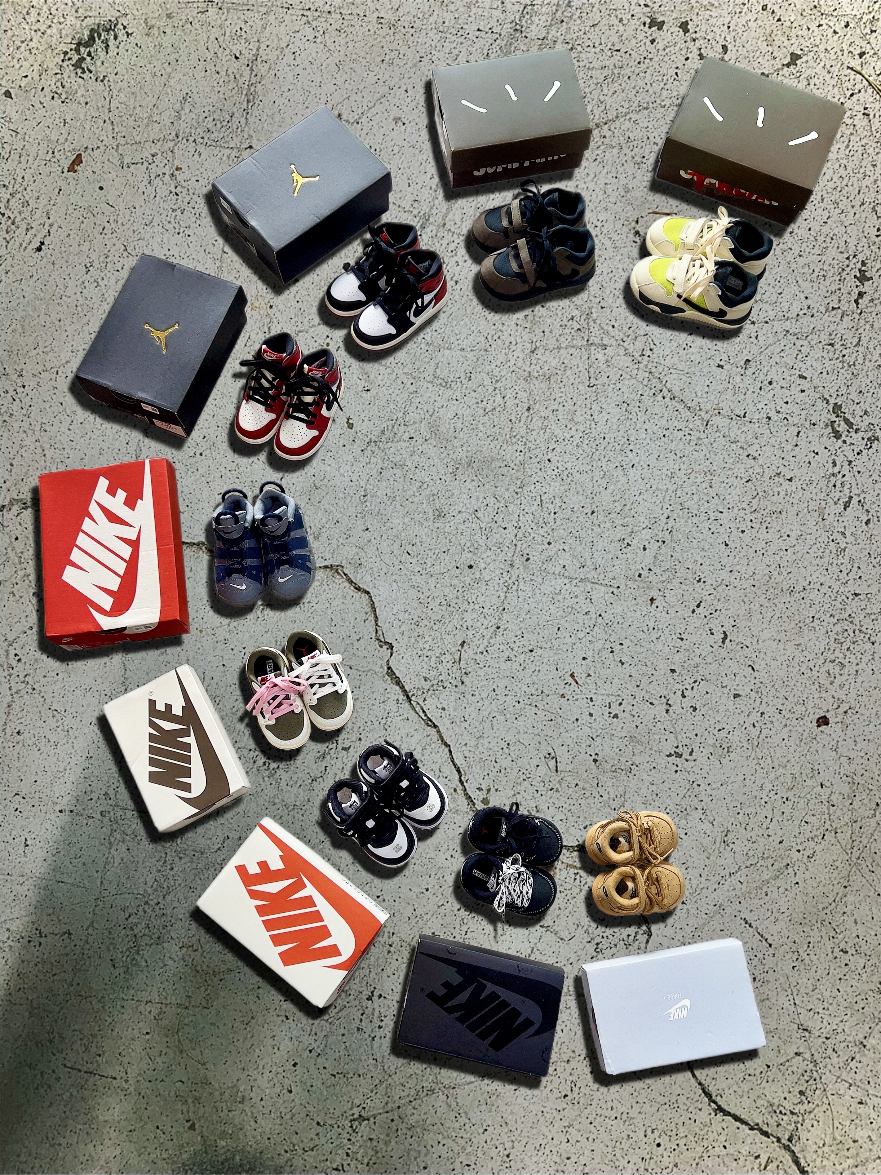 (TD) Nike Force 1 Mid LV8 Flax, (TD) Jordan 1 x Travis Scott Retro Low OG SP Black Phantom ์ฐฉ์ฉ ์คํ์ผ - 1