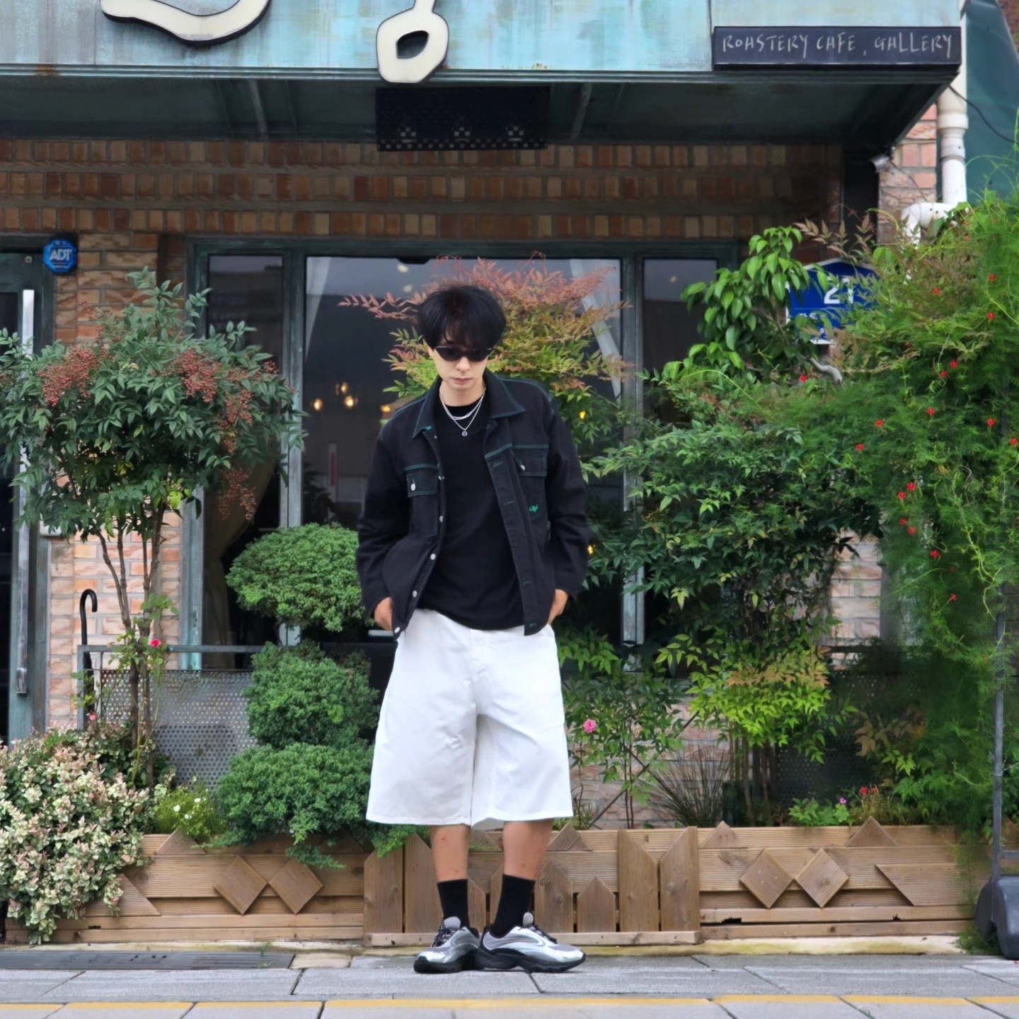 [6% 적립] FILA Pantera 99/25 Silver, Fila Pantera 99/25 Black Silver 착용 스타일 - 1