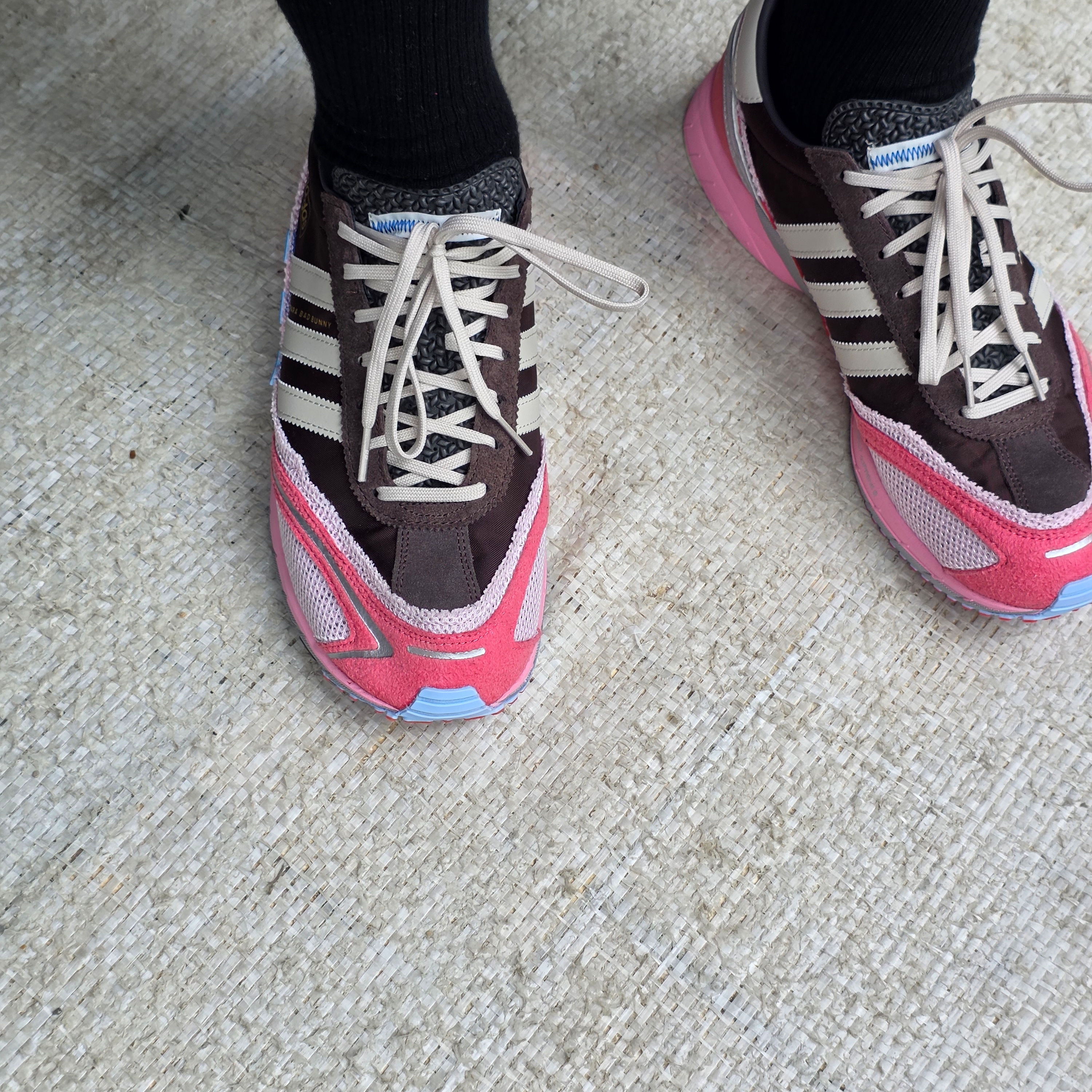 Adidas x Bad Bunny Adizero SL 72 Brown Clear Pink 착용 스타일 - 1